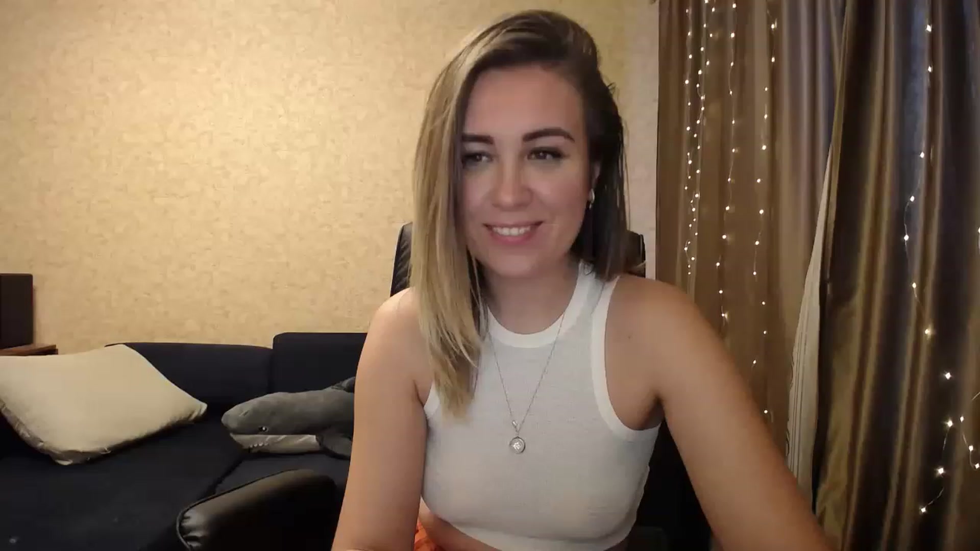 Gallery image thumbnail from Tarot__Reader's myfreecams stream on, 12/08/2022, 06:56 image 18 of 20