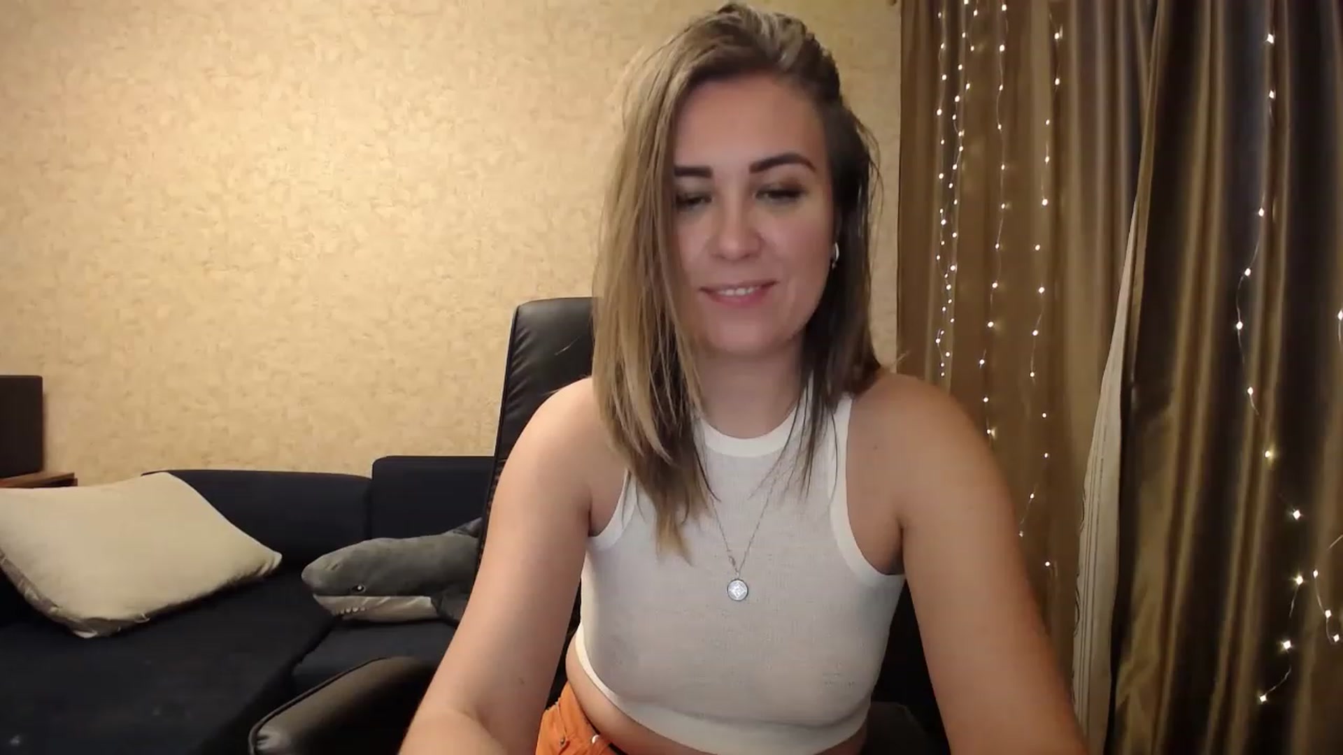 Gallery image thumbnail from Tarot__Reader's myfreecams stream on, 12/08/2022, 06:56 image 12 of 20