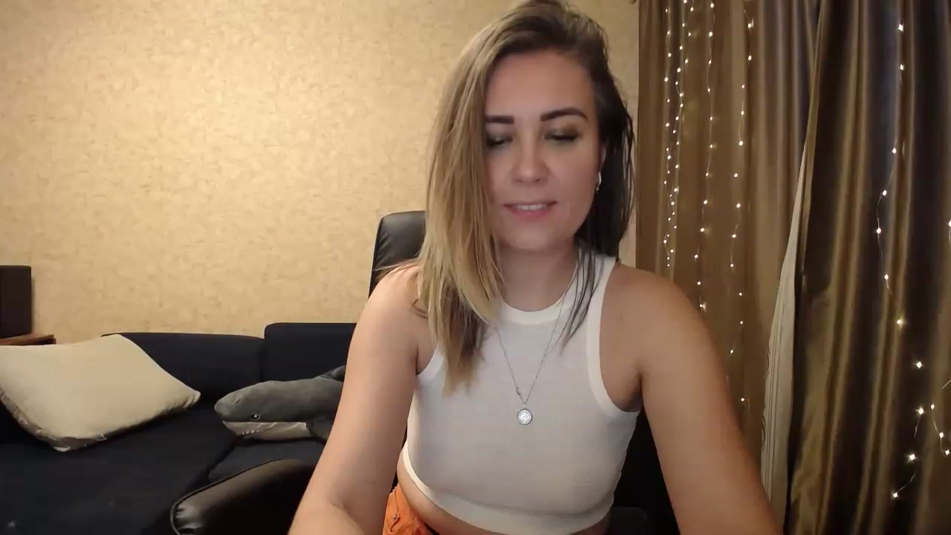 Gallery image thumbnail from Tarot__Reader's myfreecams stream on, 12/08/2022, 06:56 image 13 of 20