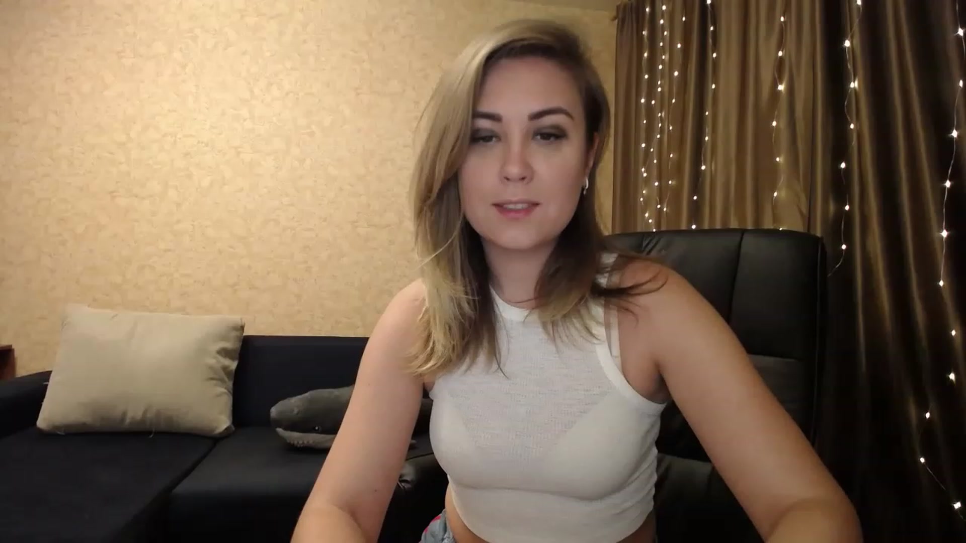 Gallery image thumbnail from Tarot__Reader's myfreecams stream on, 12/15/2022, 03:18 image 4 of 20