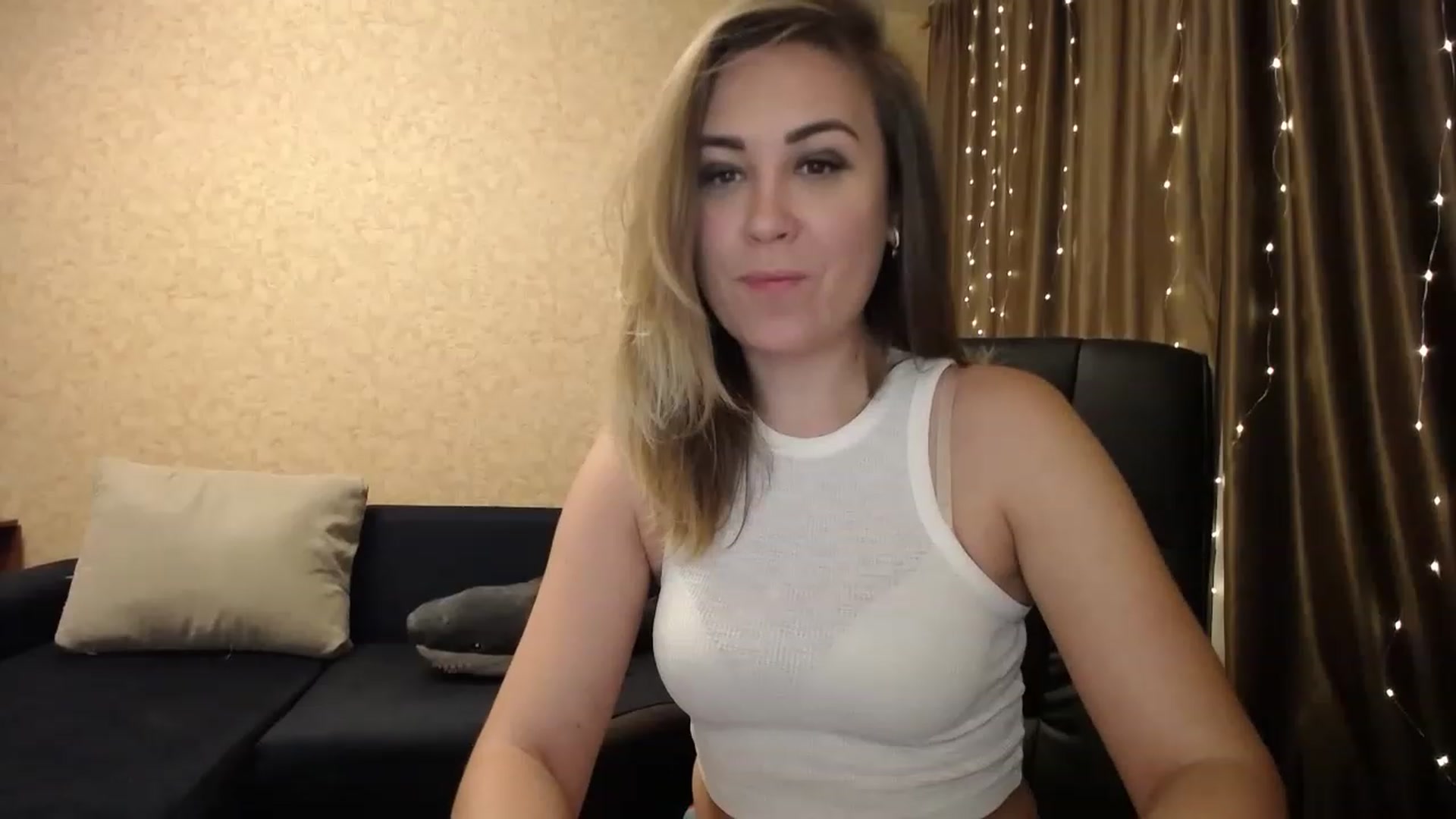 Gallery image thumbnail from Tarot__Reader's myfreecams stream on, 12/15/2022, 03:18 image 3 of 20