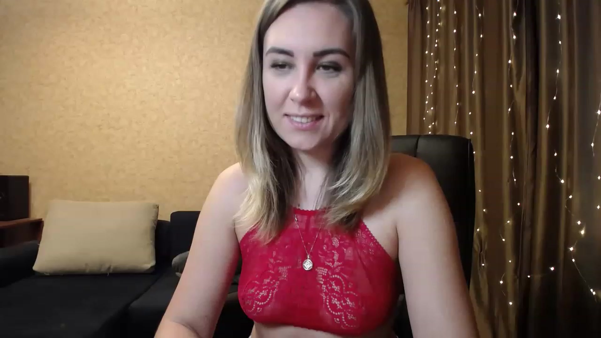 Gallery image thumbnail from Tarot__Reader's myfreecams stream on, 12/16/2022, 02:01 image 1 of 20
