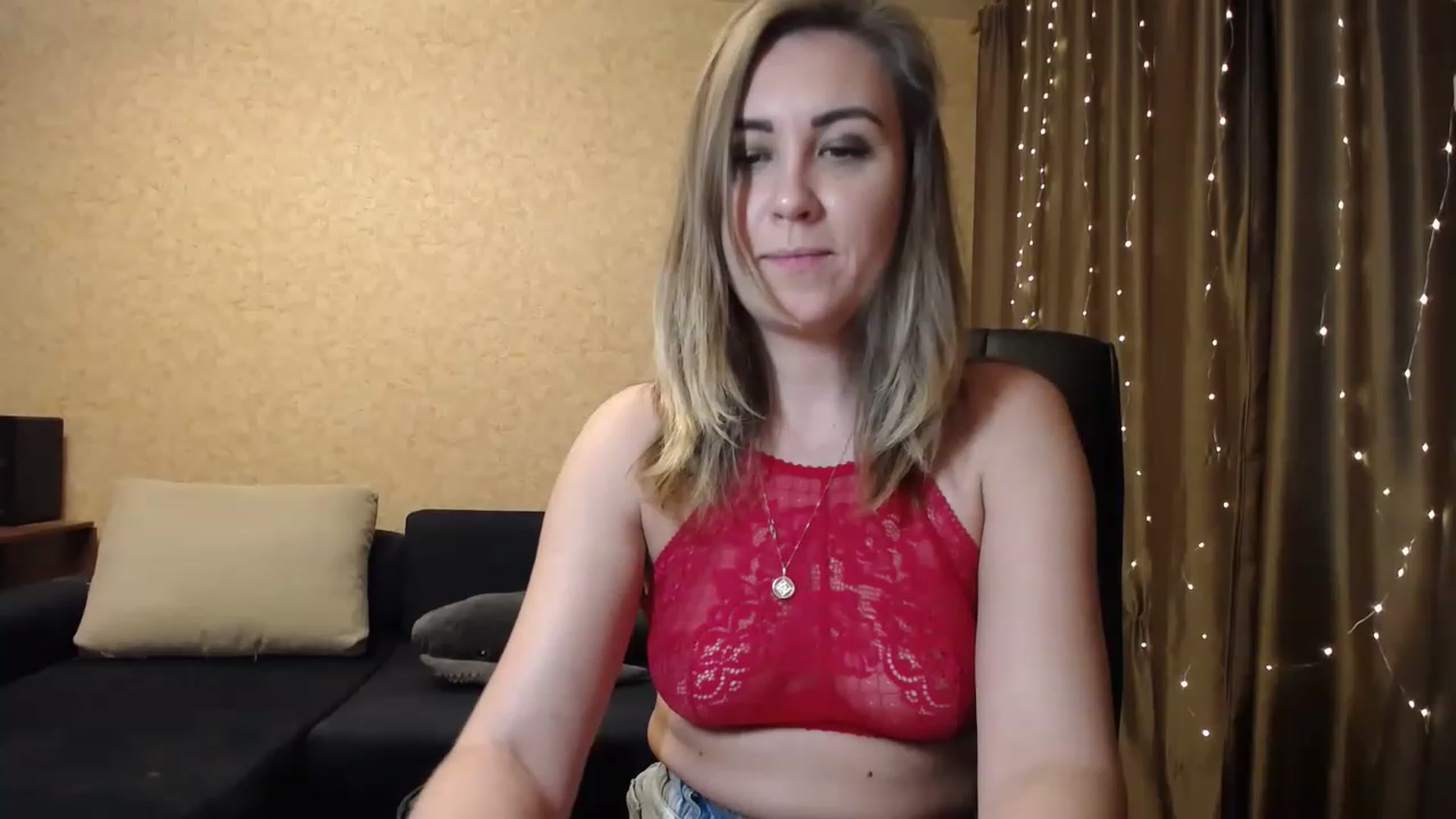Gallery image thumbnail from Tarot__Reader's myfreecams stream on, 12/16/2022, 03:44 image 6 of 20