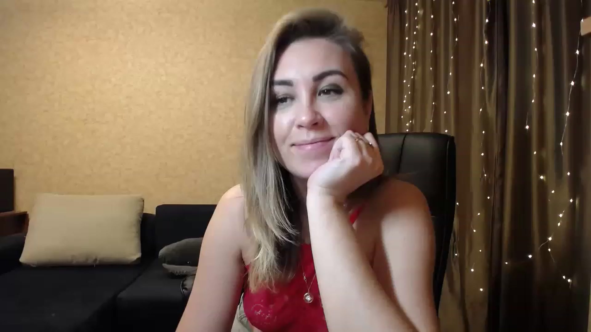 Gallery image thumbnail from Tarot__Reader's myfreecams stream on, 12/16/2022, 03:44 image 20 of 20