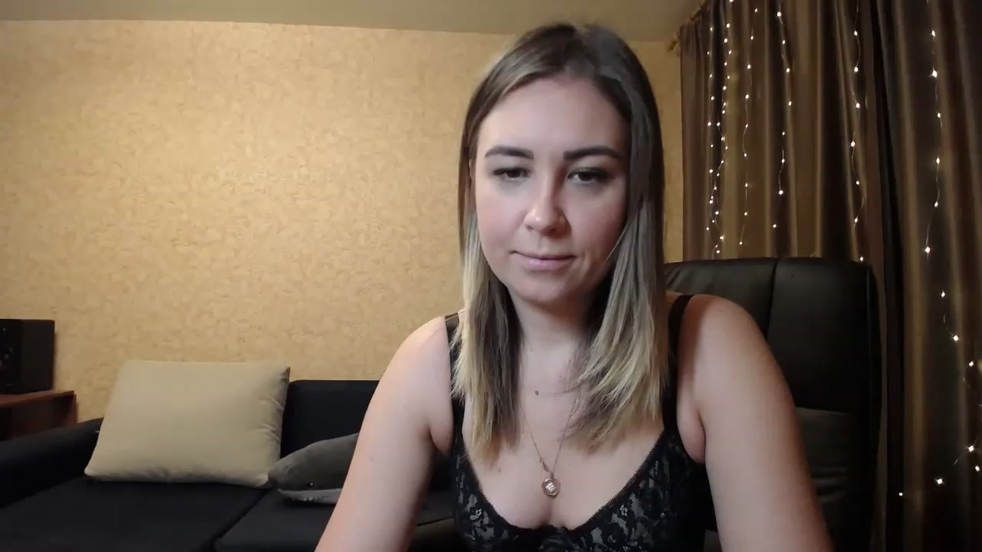 Gallery image thumbnail from Tarot__Reader's myfreecams stream on, 12/17/2022, 01:41 image 20 of 20