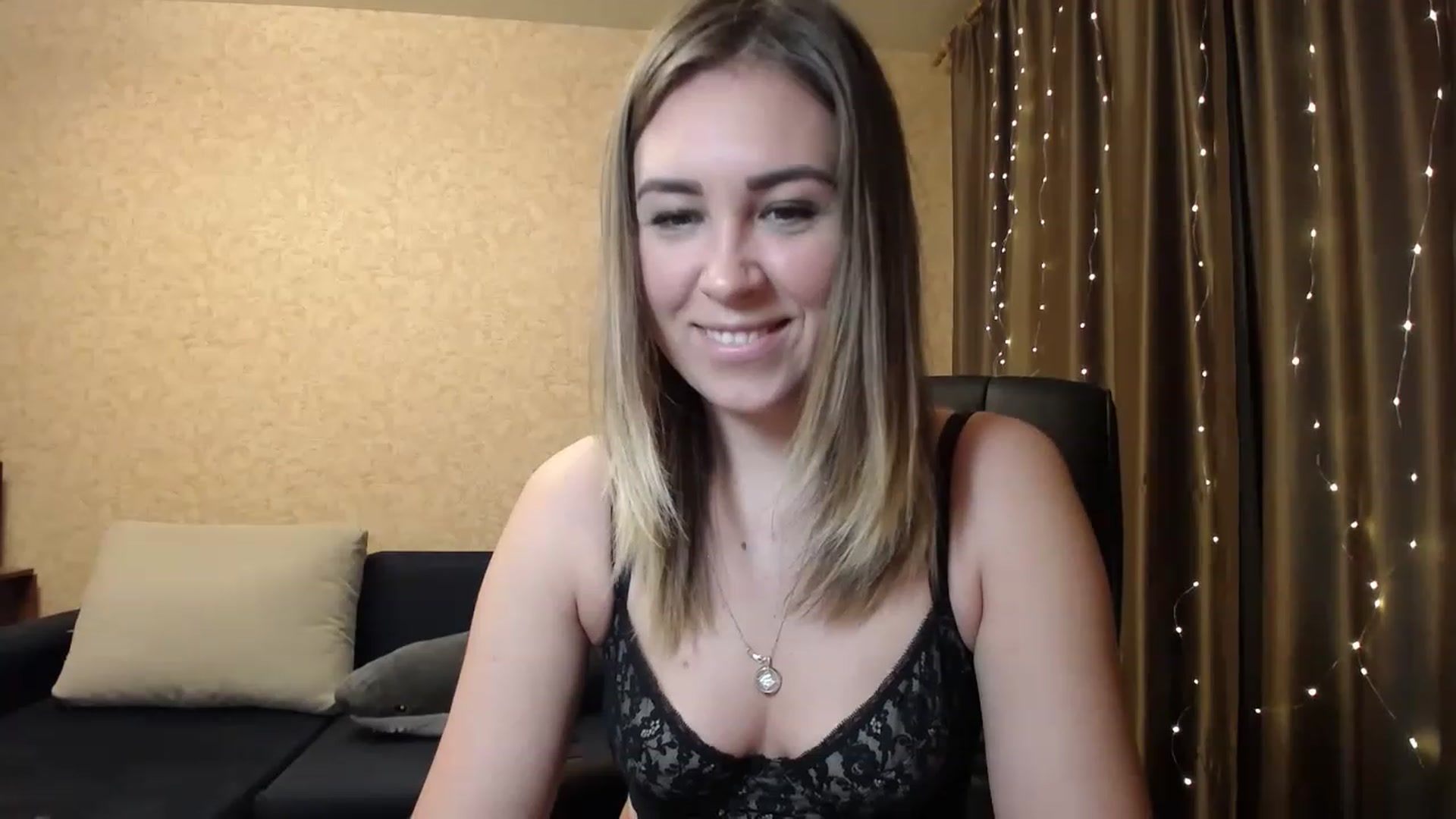 Gallery image thumbnail from Tarot__Reader's myfreecams stream on, 12/17/2022, 01:41 image 8 of 20