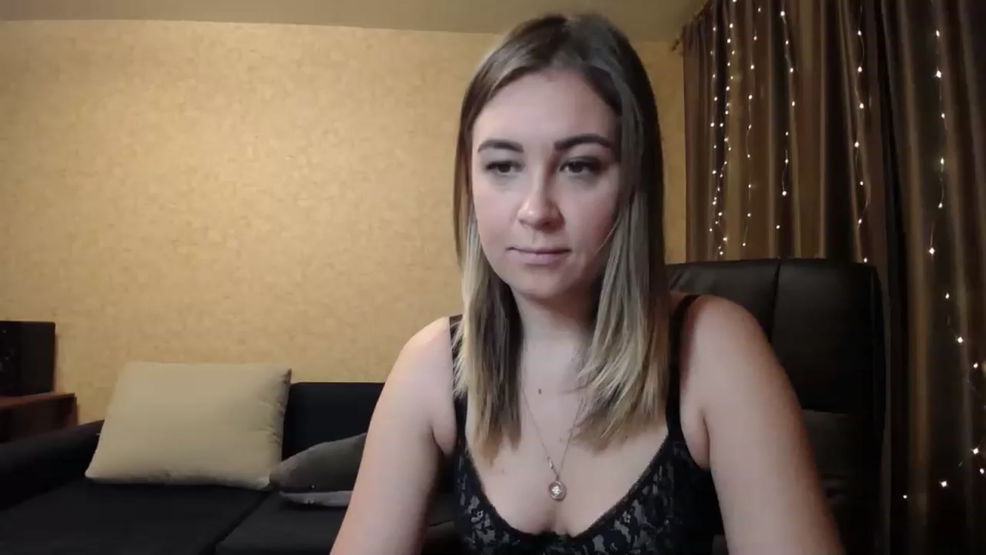 Gallery image thumbnail from Tarot__Reader's myfreecams stream on, 12/17/2022, 04:58 image 1 of 20