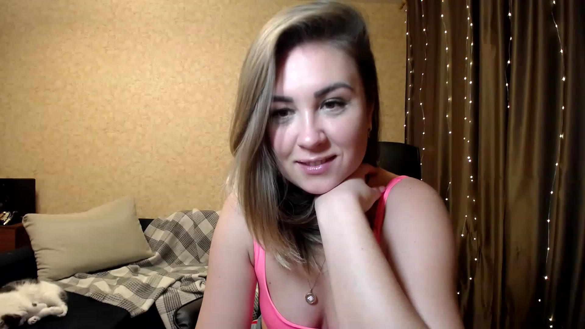 Gallery image thumbnail from Tarot__Reader's myfreecams stream on, 01/17/2023, 03:22 image 1 of 20