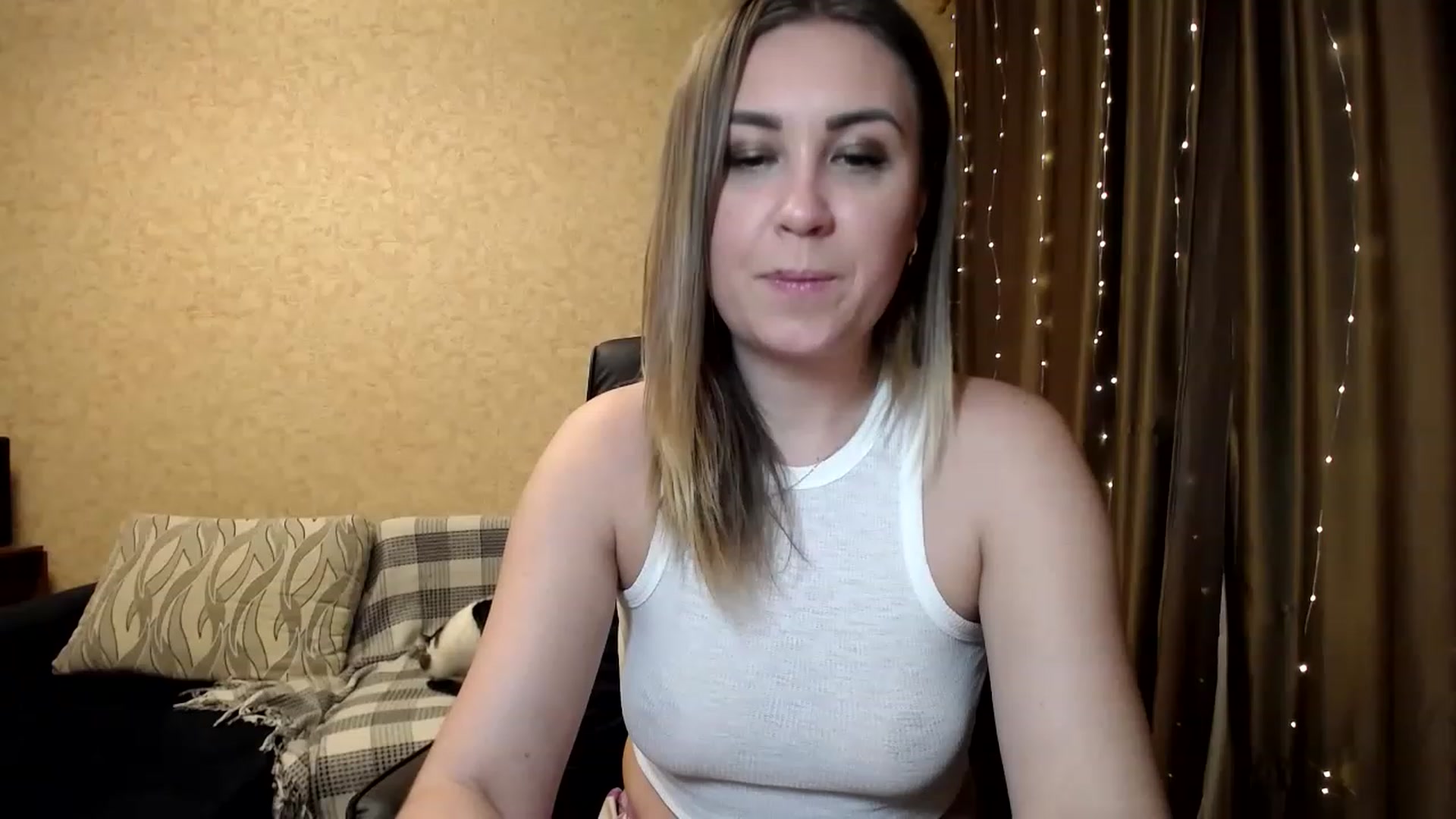 Gallery image thumbnail from Tarot__Reader's myfreecams stream on, 01/18/2023, 01:17 image 13 of 20