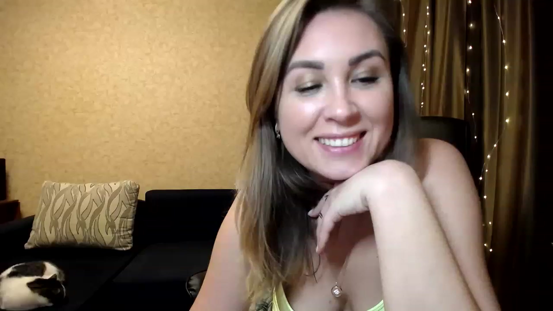 Gallery image thumbnail from Tarot__Reader's myfreecams stream on, 01/21/2023, 04:26 image 2 of 20