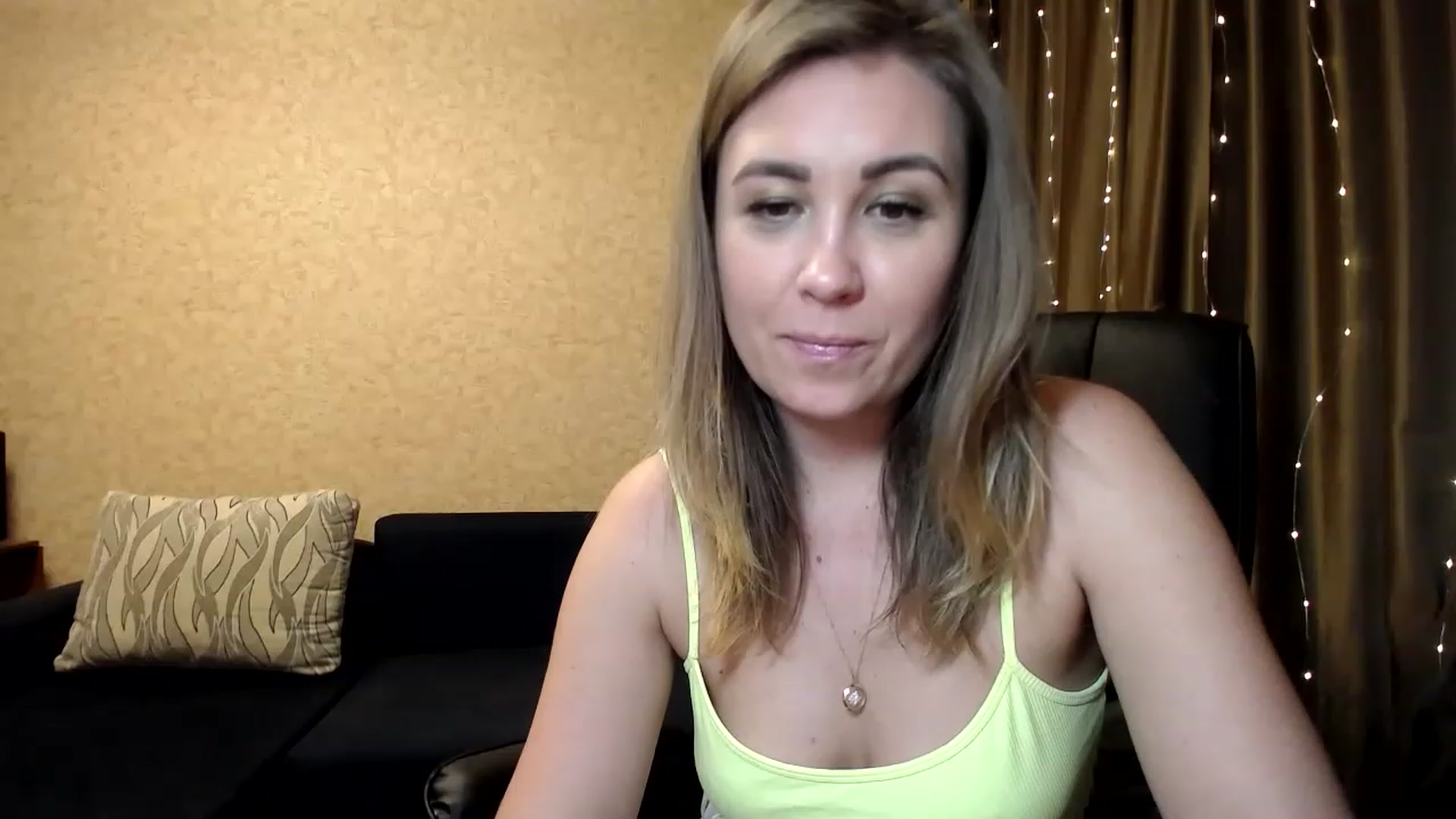 Gallery image thumbnail from Tarot__Reader's myfreecams stream on, 01/21/2023, 04:26 image 15 of 20