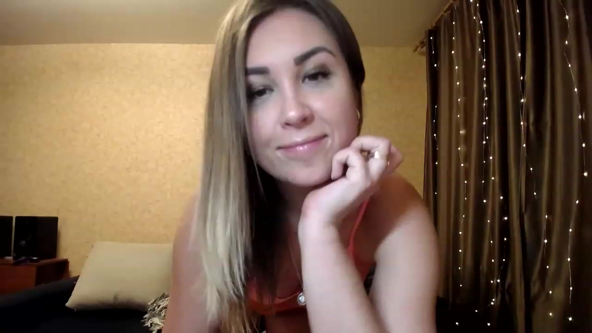 Gallery image thumbnail from Tarot__Reader's myfreecams stream on, 01/22/2023, 02:31 image 4 of 20