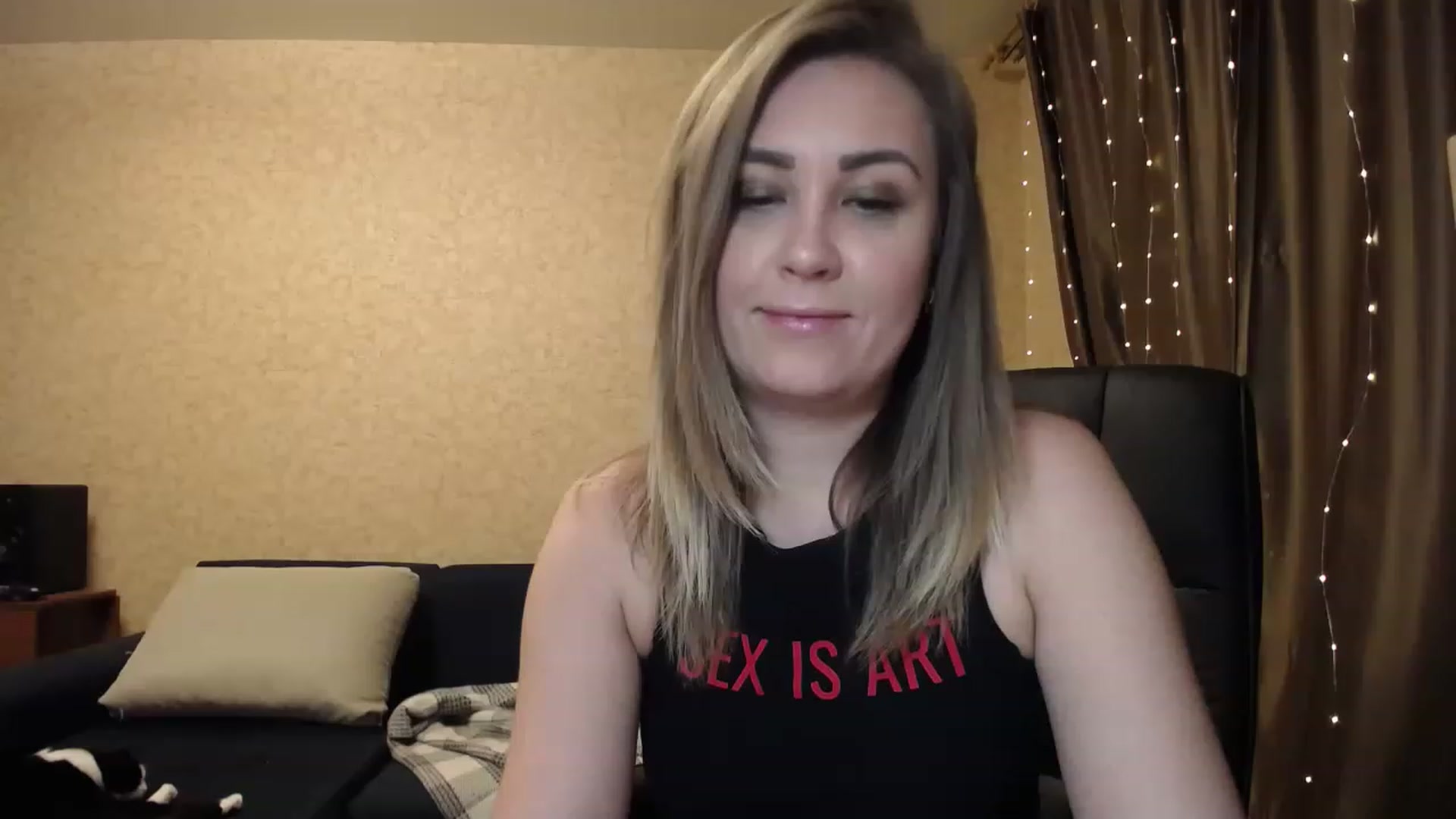 Gallery image thumbnail from Tarot__Reader's myfreecams stream on, 01/22/2023, 21:14 image 18 of 20