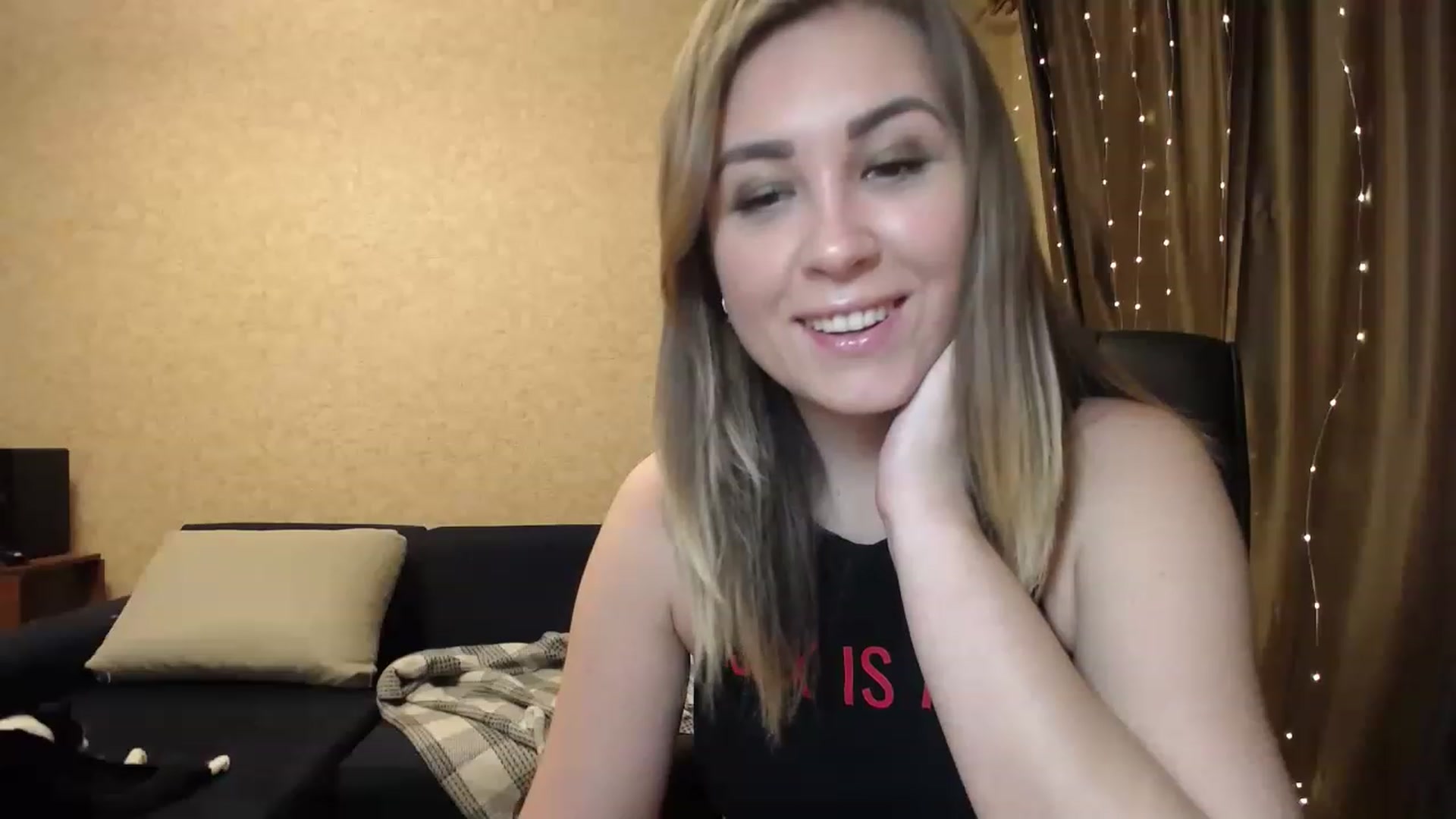 Gallery image thumbnail from Tarot__Reader's myfreecams stream on, 01/22/2023, 21:14 image 13 of 20