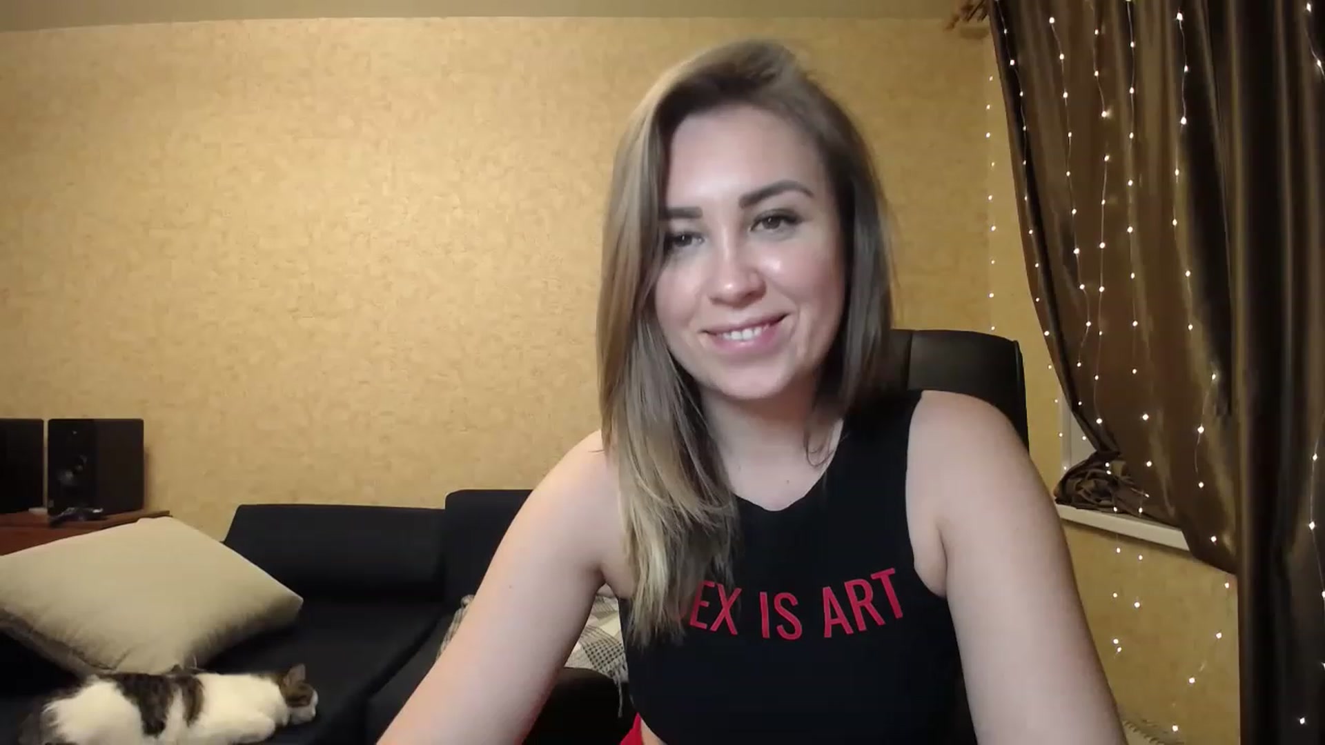 Gallery image thumbnail from Tarot__Reader's myfreecams stream on, 01/23/2023, 01:34 image 18 of 20