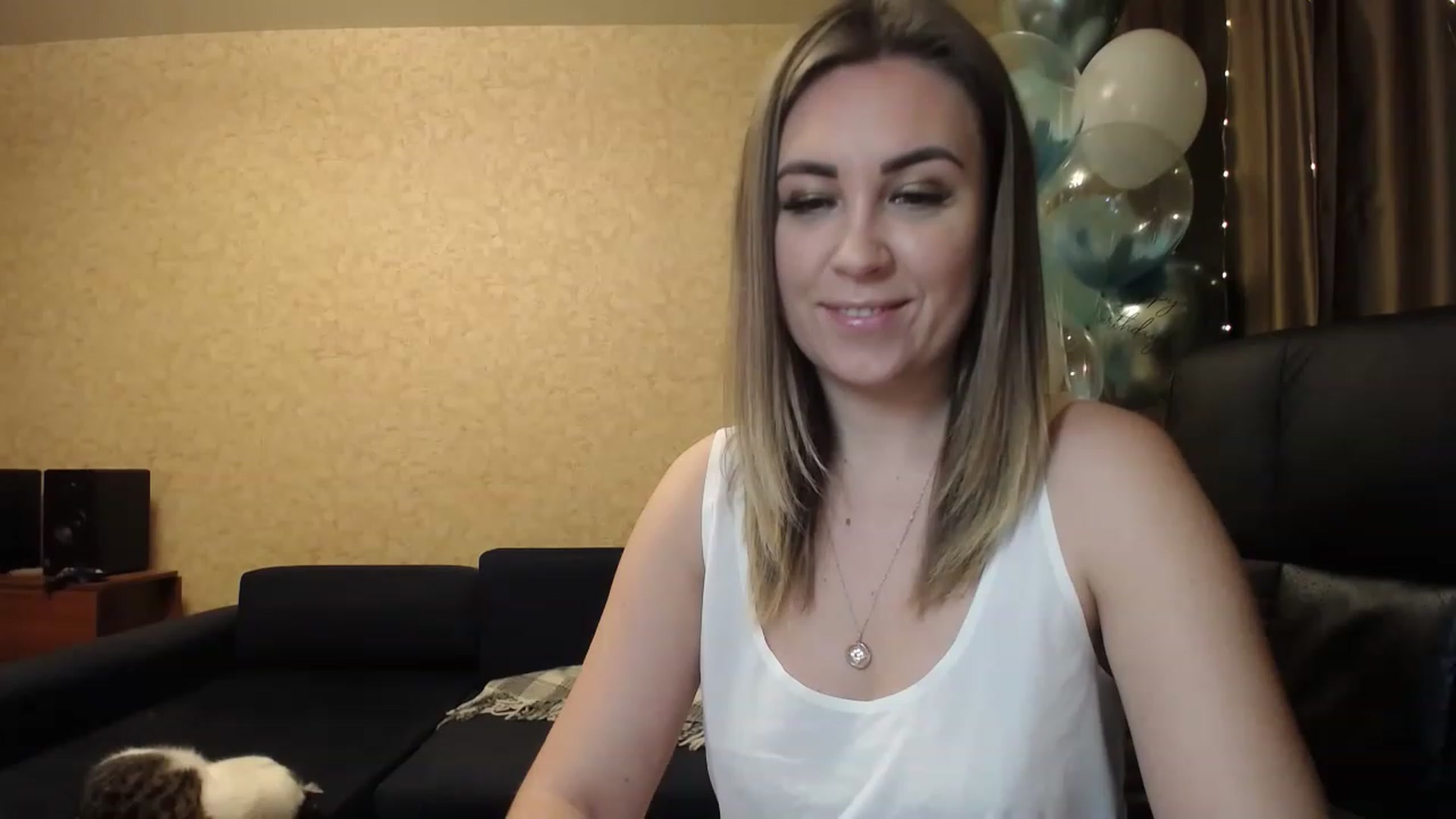 Gallery image thumbnail from Tarot__Reader's myfreecams stream on, 01/27/2023, 01:21 image 16 of 20