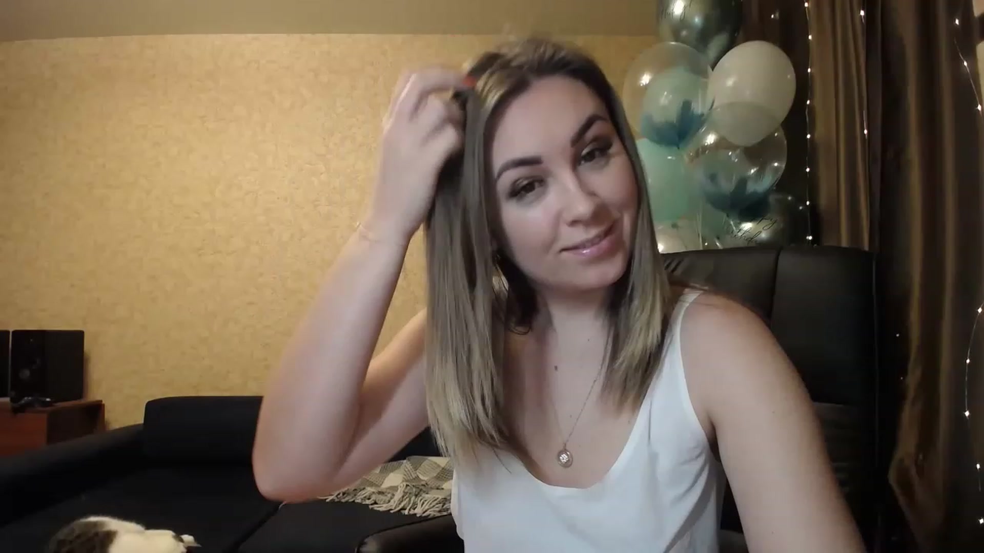 Gallery image thumbnail from Tarot__Reader's myfreecams stream on, 01/27/2023, 01:21 image 3 of 20