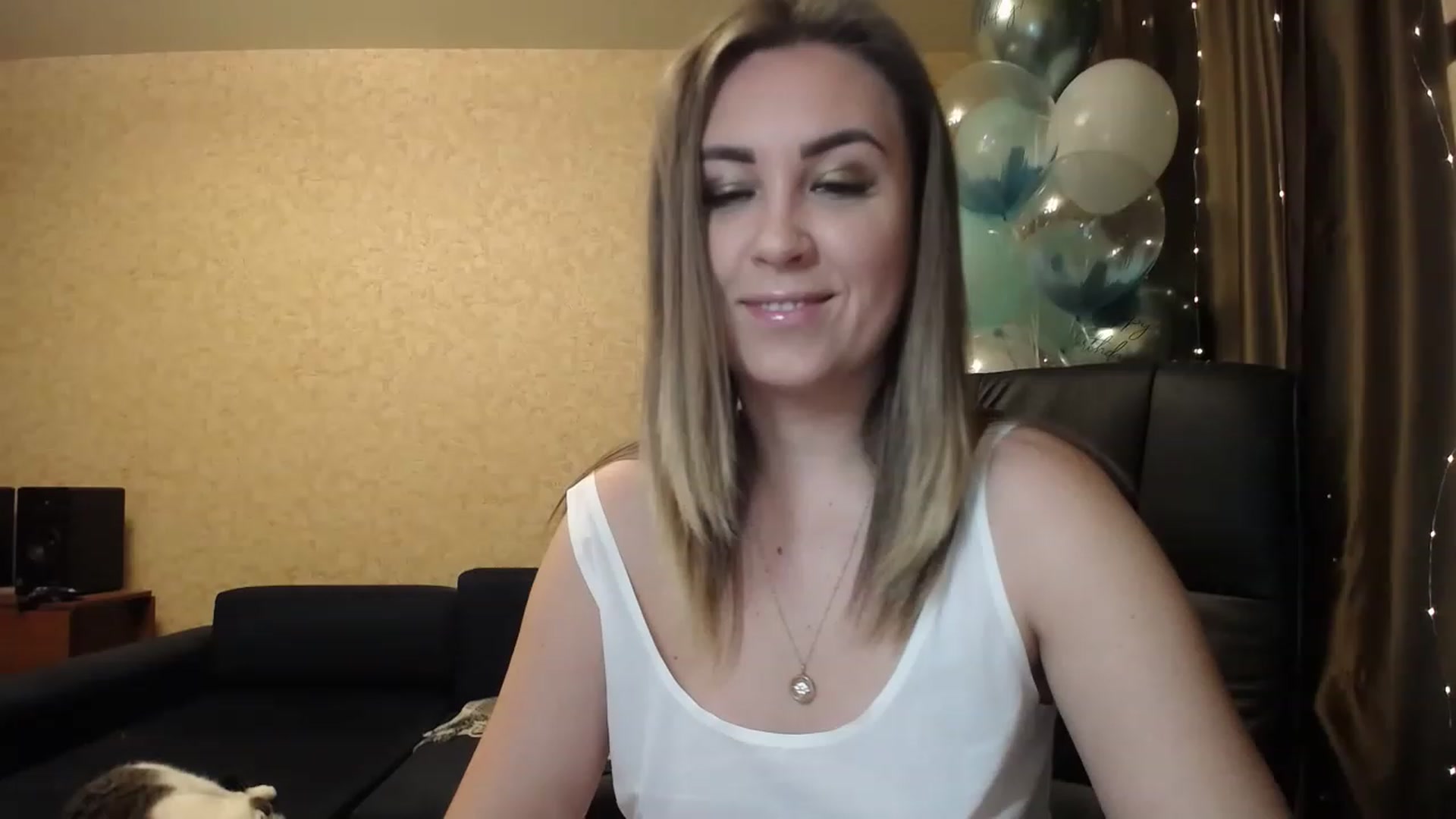 Gallery image thumbnail from Tarot__Reader's myfreecams stream on, 01/27/2023, 01:21 image 2 of 20