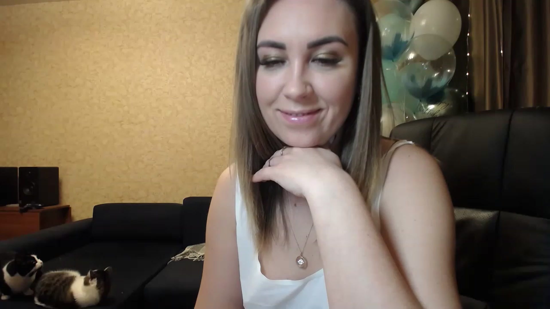 Gallery image thumbnail from Tarot__Reader's myfreecams stream on, 01/27/2023, 01:21 image 20 of 20