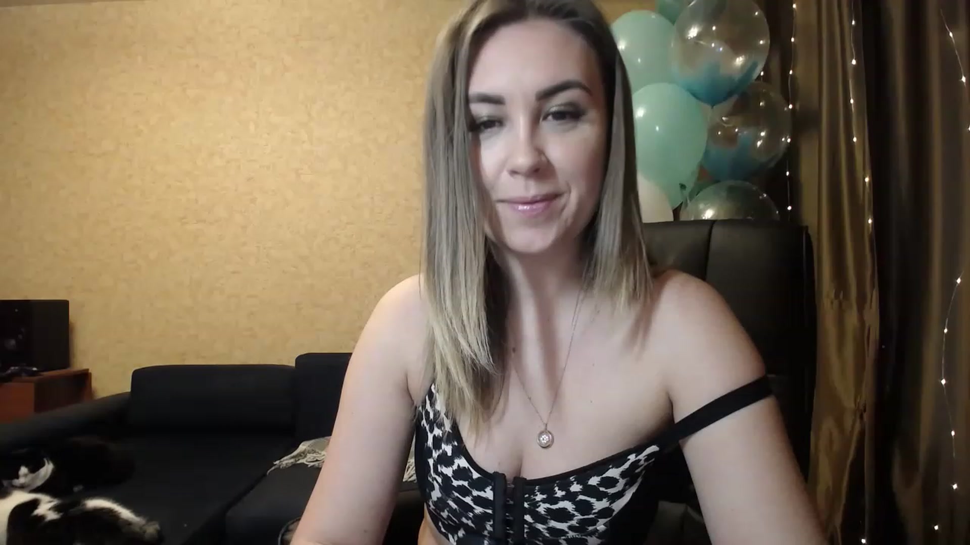 Gallery image thumbnail from Tarot__Reader's myfreecams stream on, 01/27/2023, 02:30 image 4 of 20