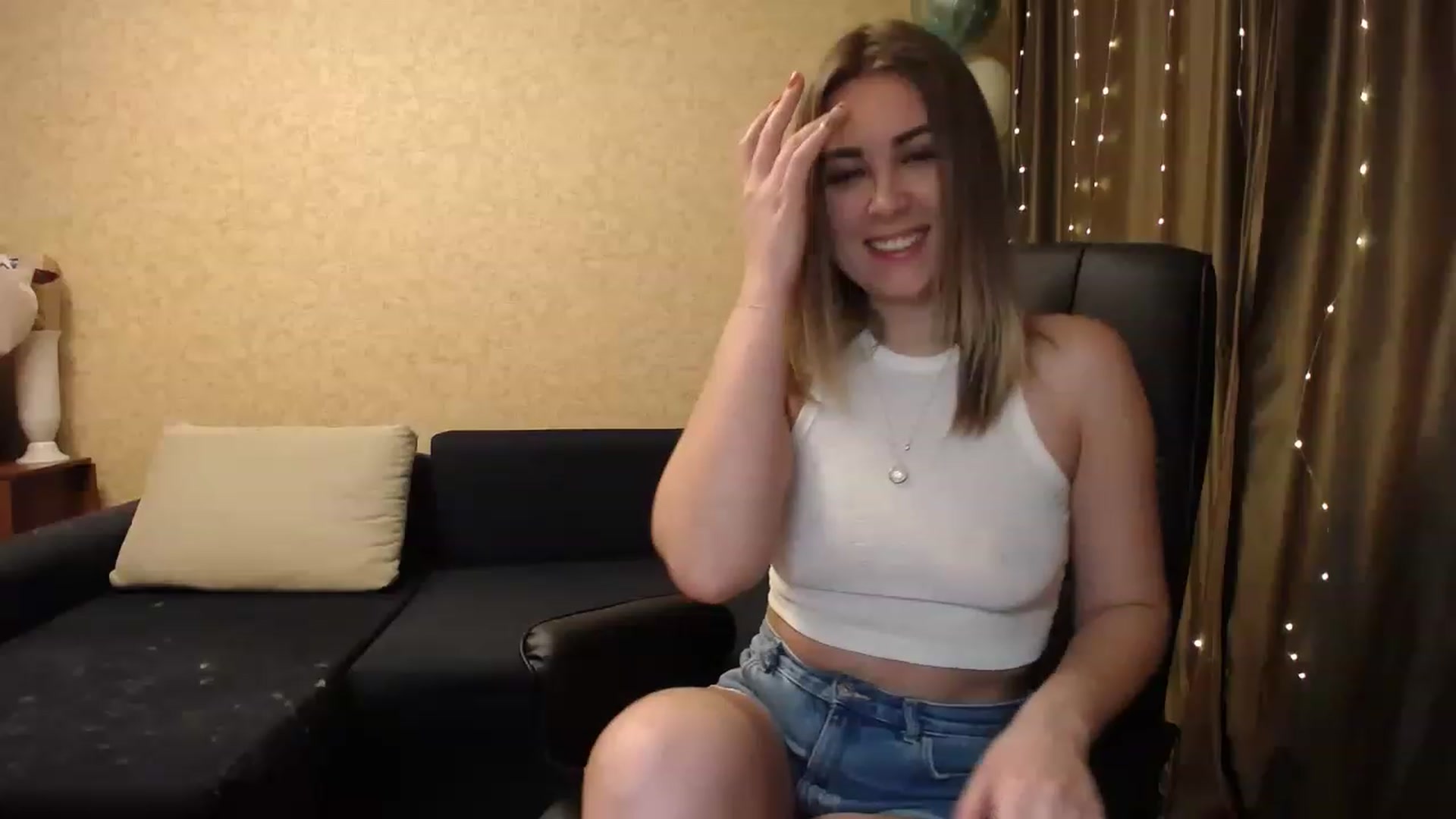 Gallery image thumbnail from Tarot__Reader's myfreecams stream on, 02/01/2023, 18:51 image 19 of 20