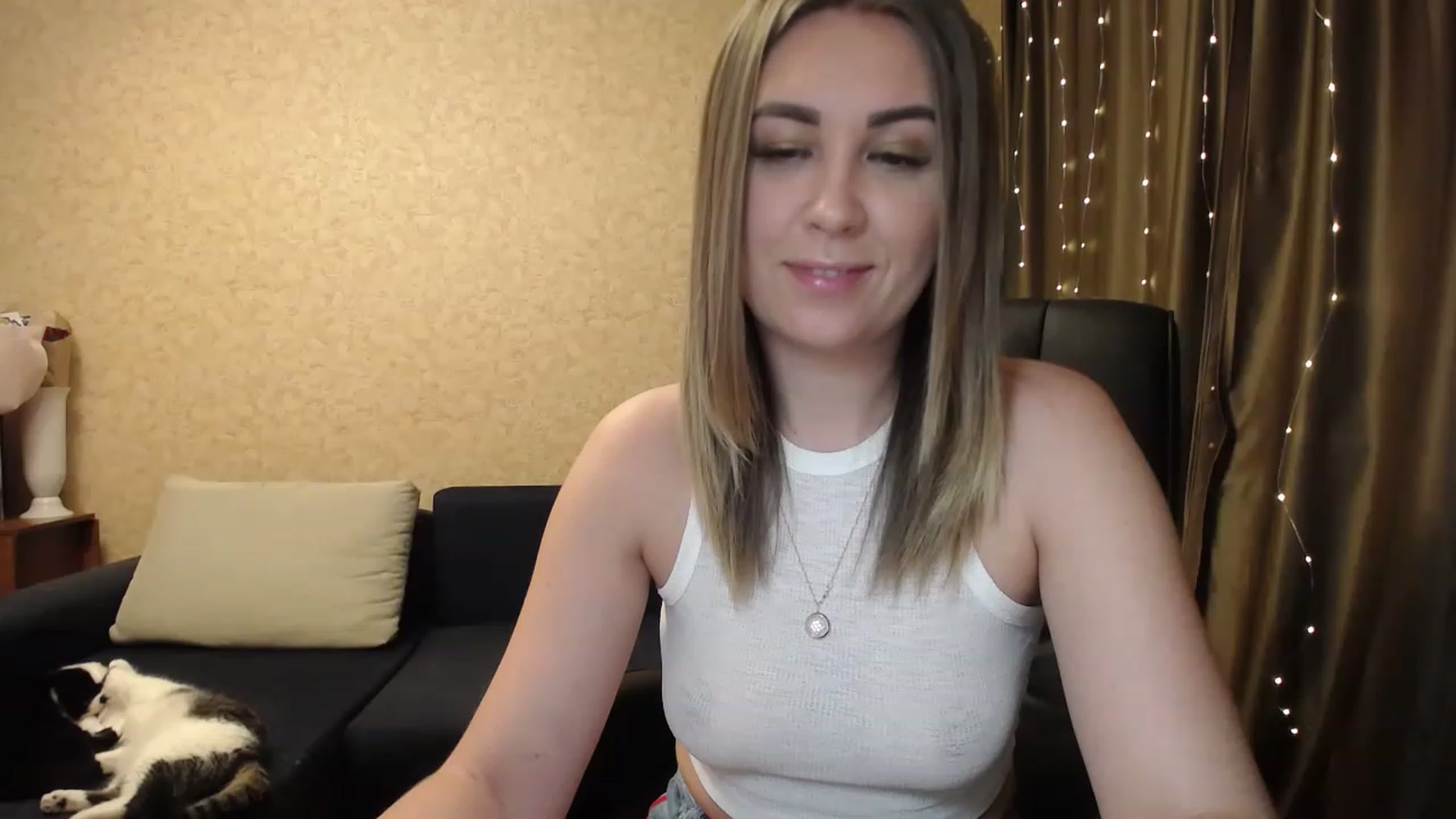 Gallery image thumbnail from Tarot__Reader's myfreecams stream on, 02/01/2023, 18:51 image 11 of 20