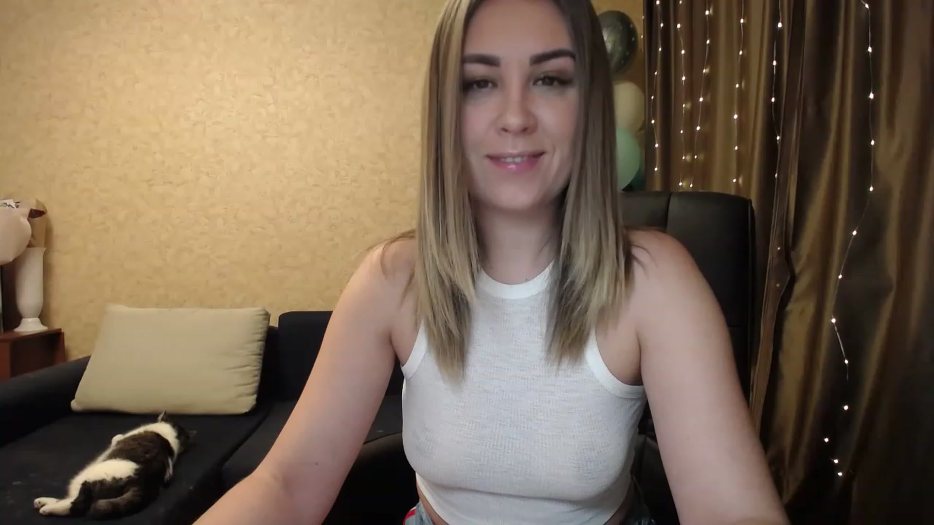 Gallery image thumbnail from Tarot__Reader's myfreecams stream on, 02/01/2023, 18:51 image 3 of 20
