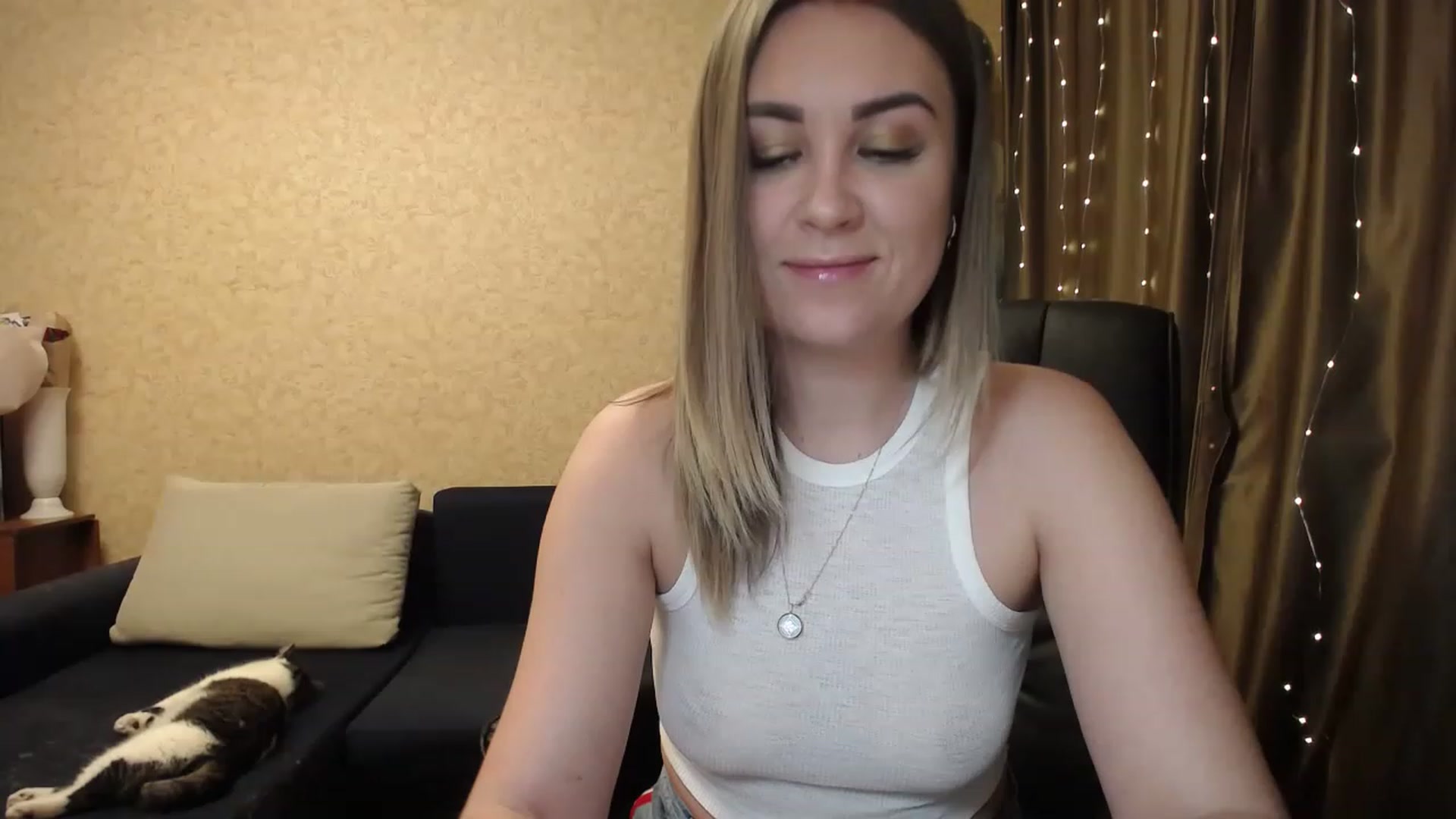Gallery image thumbnail from Tarot__Reader's myfreecams stream on, 02/01/2023, 18:51 image 6 of 20