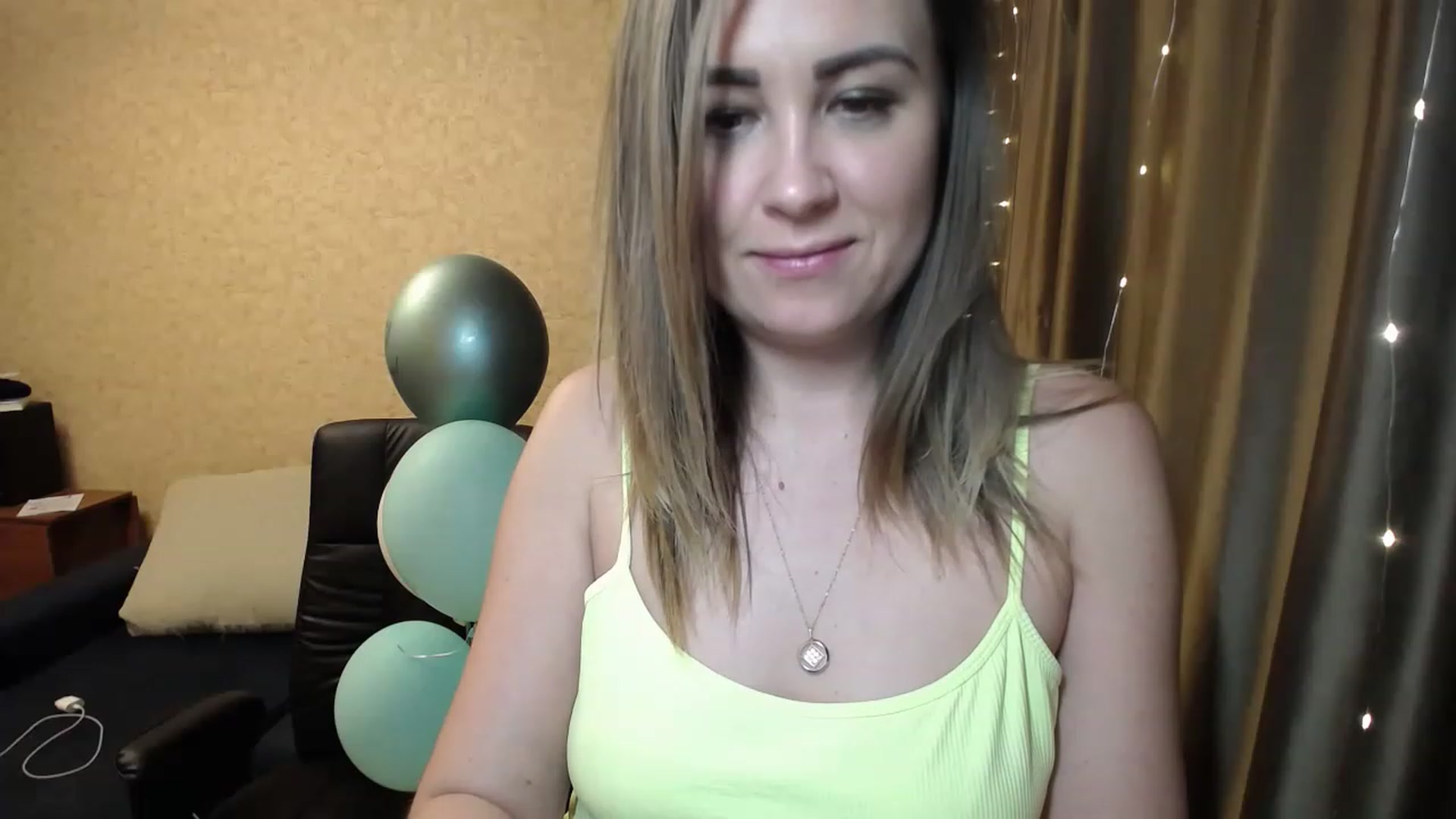 Gallery image thumbnail from Tarot__Reader's myfreecams stream on, 02/17/2023, 01:14 image 17 of 20