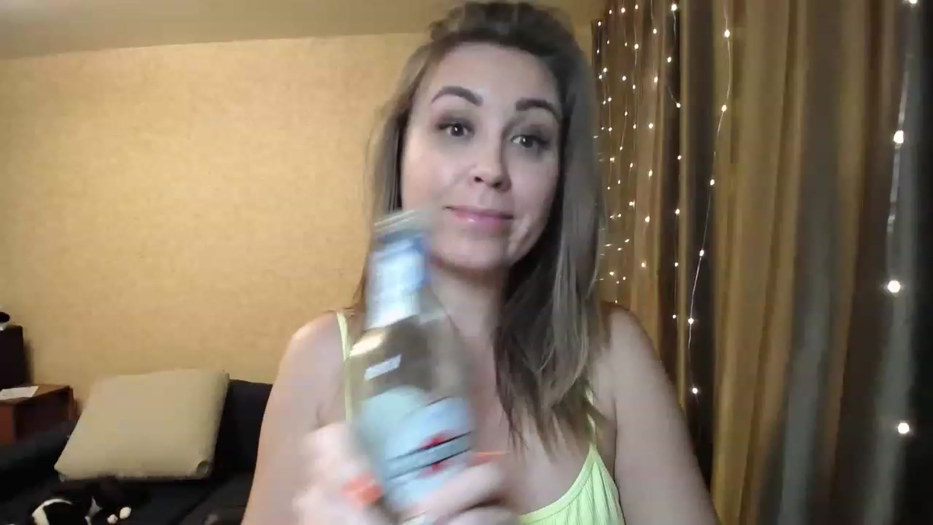 Gallery image thumbnail from Tarot__Reader's myfreecams stream on, 02/17/2023, 02:15 image 4 of 20