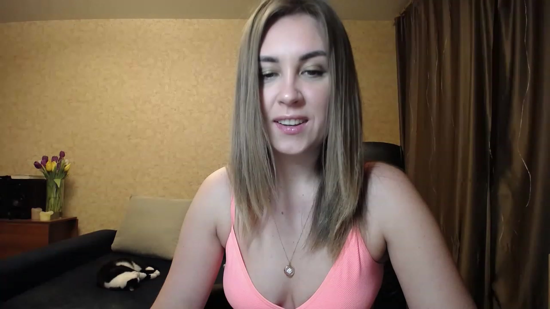Gallery image thumbnail from Tarot__Reader's myfreecams stream on, 03/12/2023, 01:39 image 19 of 20