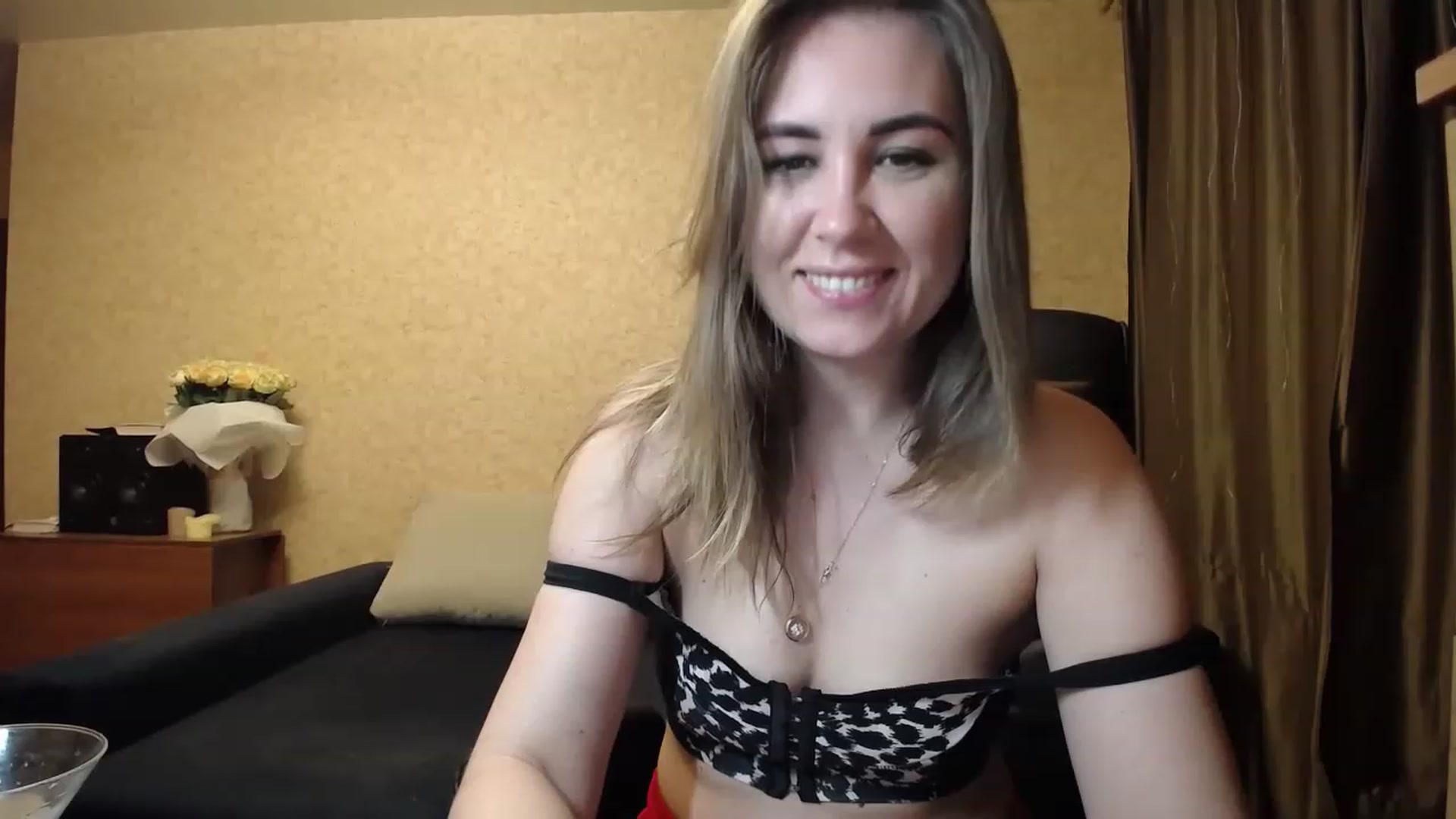 Gallery image thumbnail from Tarot__Reader's myfreecams stream on, 03/22/2023, 02:26 image 15 of 20