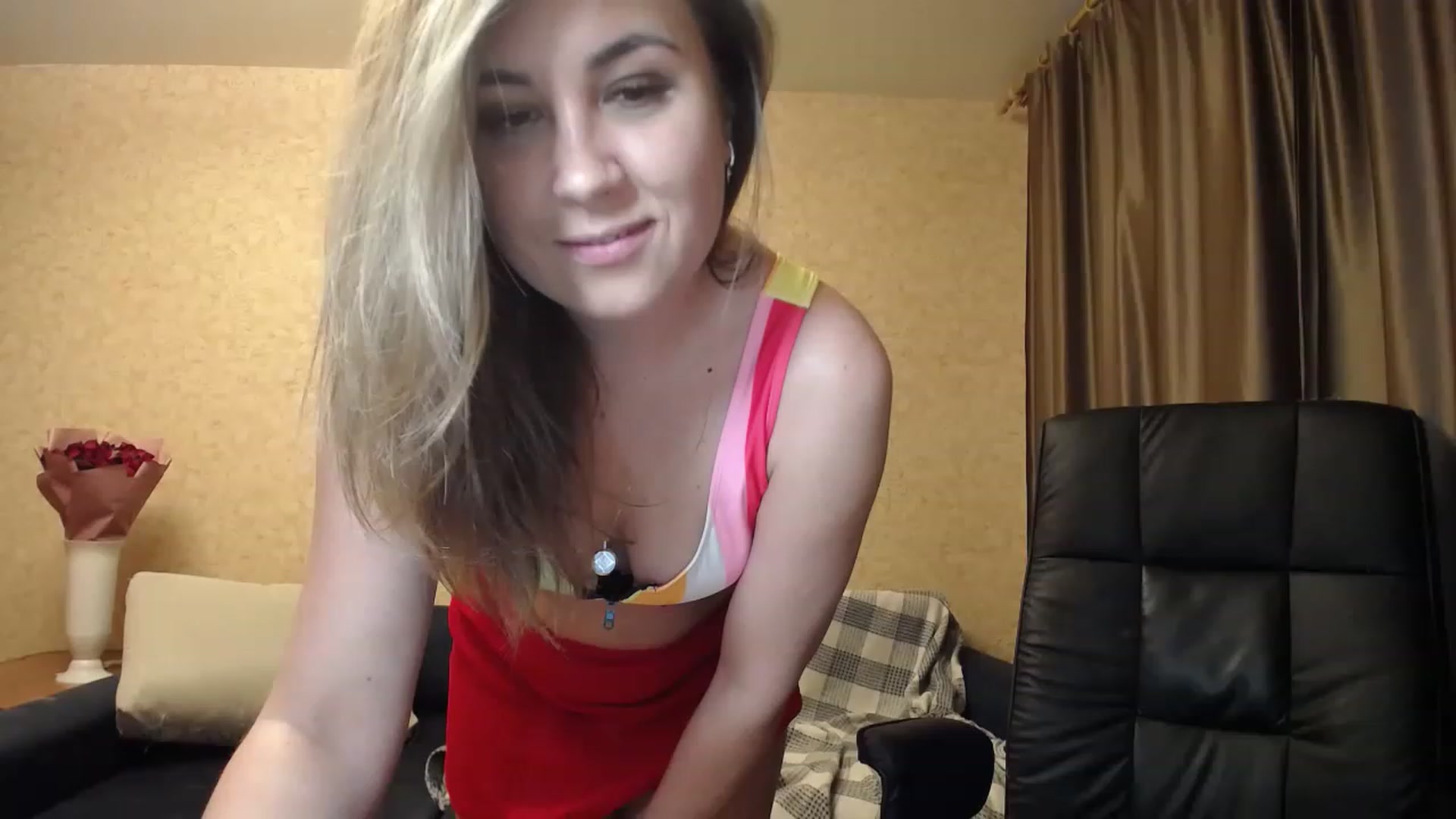 Gallery image thumbnail from Tarot__Reader's myfreecams stream on, 05/13/2023, 02:28 image 15 of 20