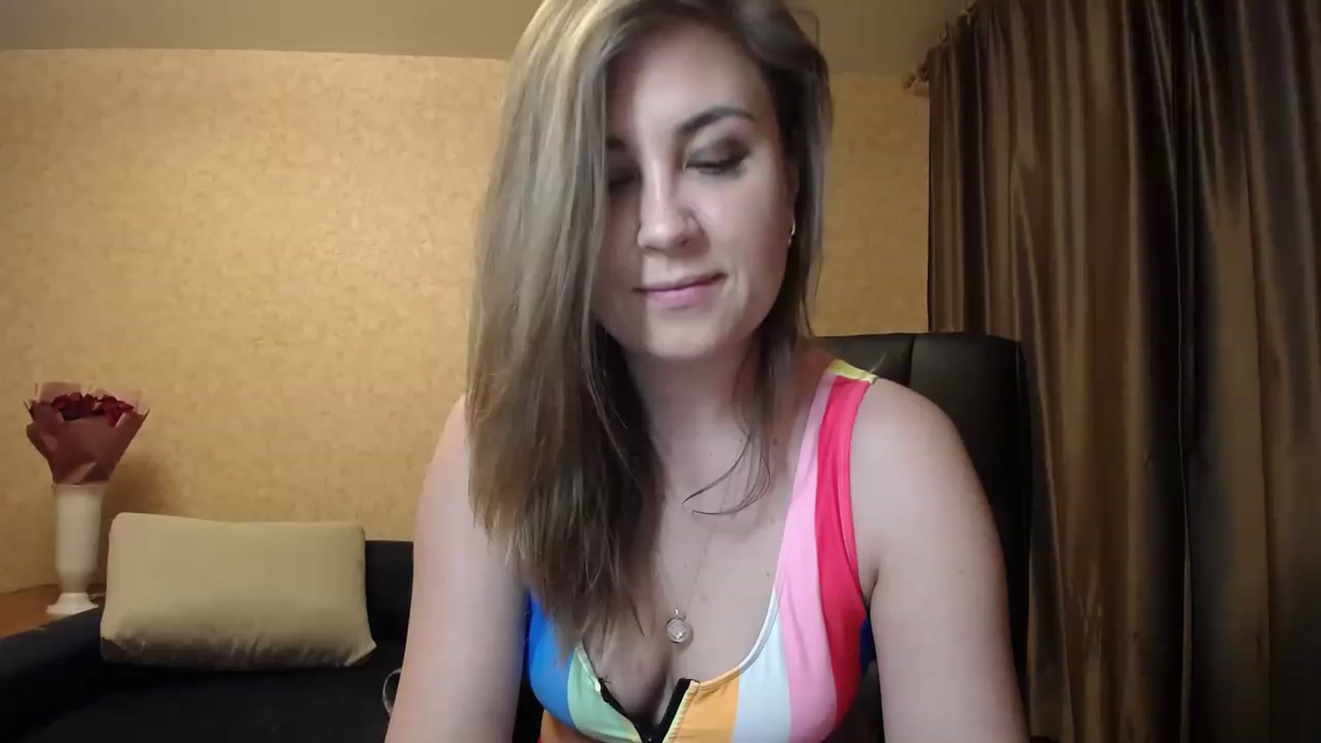 Gallery image thumbnail from Tarot__Reader's myfreecams stream on, 05/13/2023, 02:28 image 16 of 20