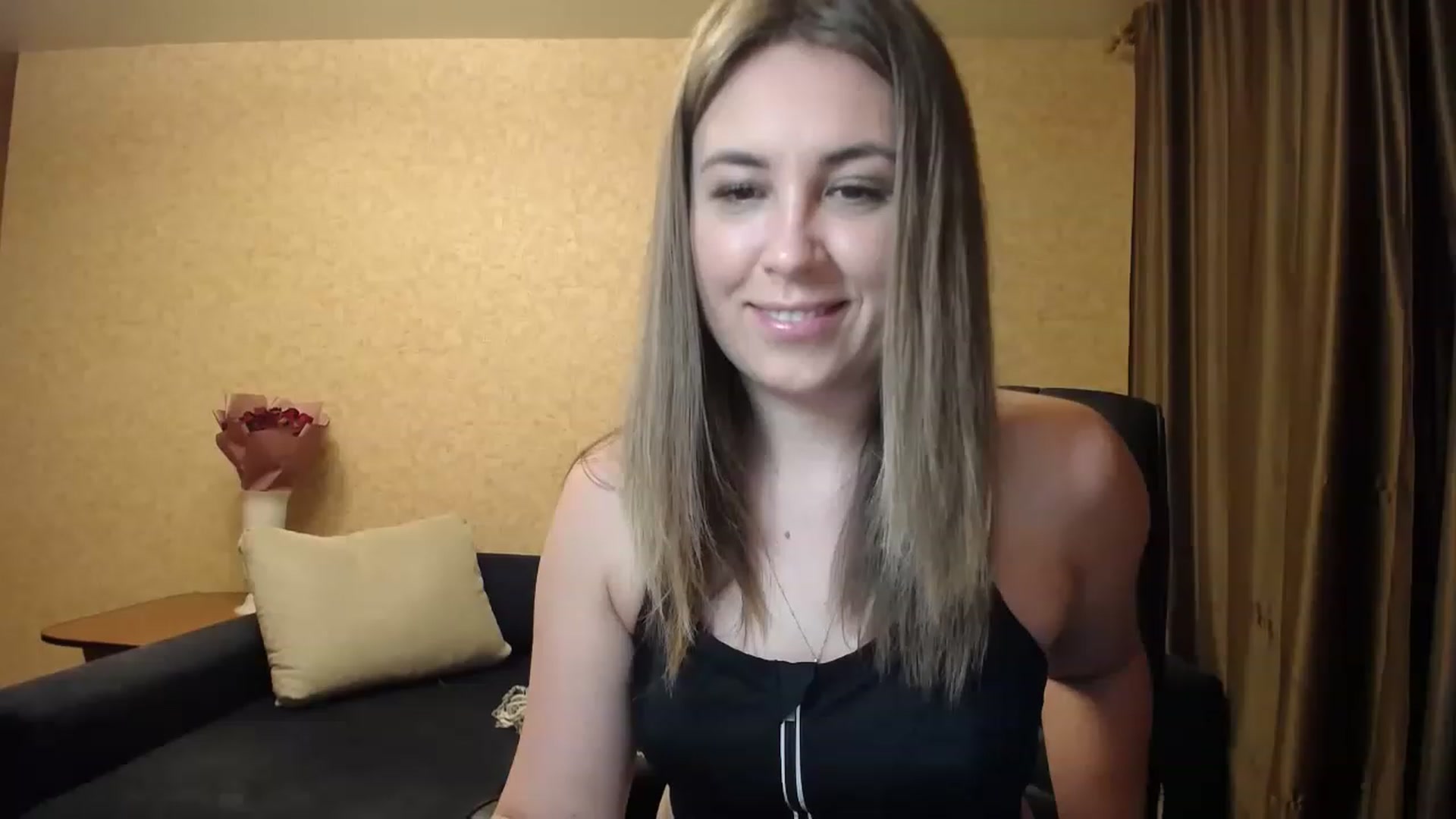 Gallery image thumbnail from Tarot__Reader's myfreecams stream on, 05/15/2023, 01:38 image 8 of 20