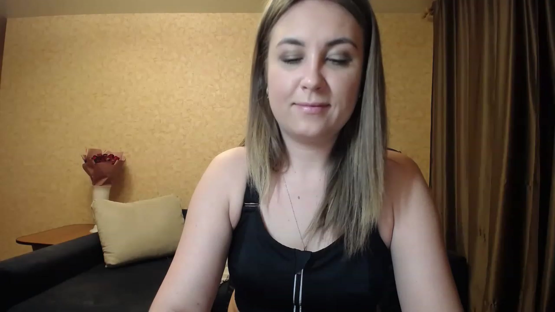 Gallery image thumbnail from Tarot__Reader's myfreecams stream on, 05/15/2023, 01:38 image 5 of 20