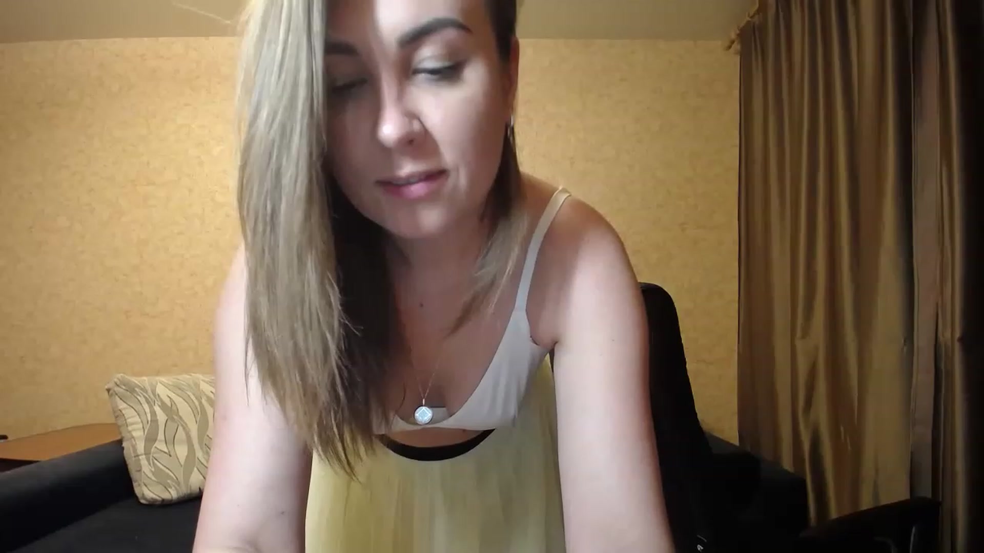Gallery image thumbnail from Tarot__Reader's myfreecams stream on, 06/03/2023, 22:52 image 20 of 20