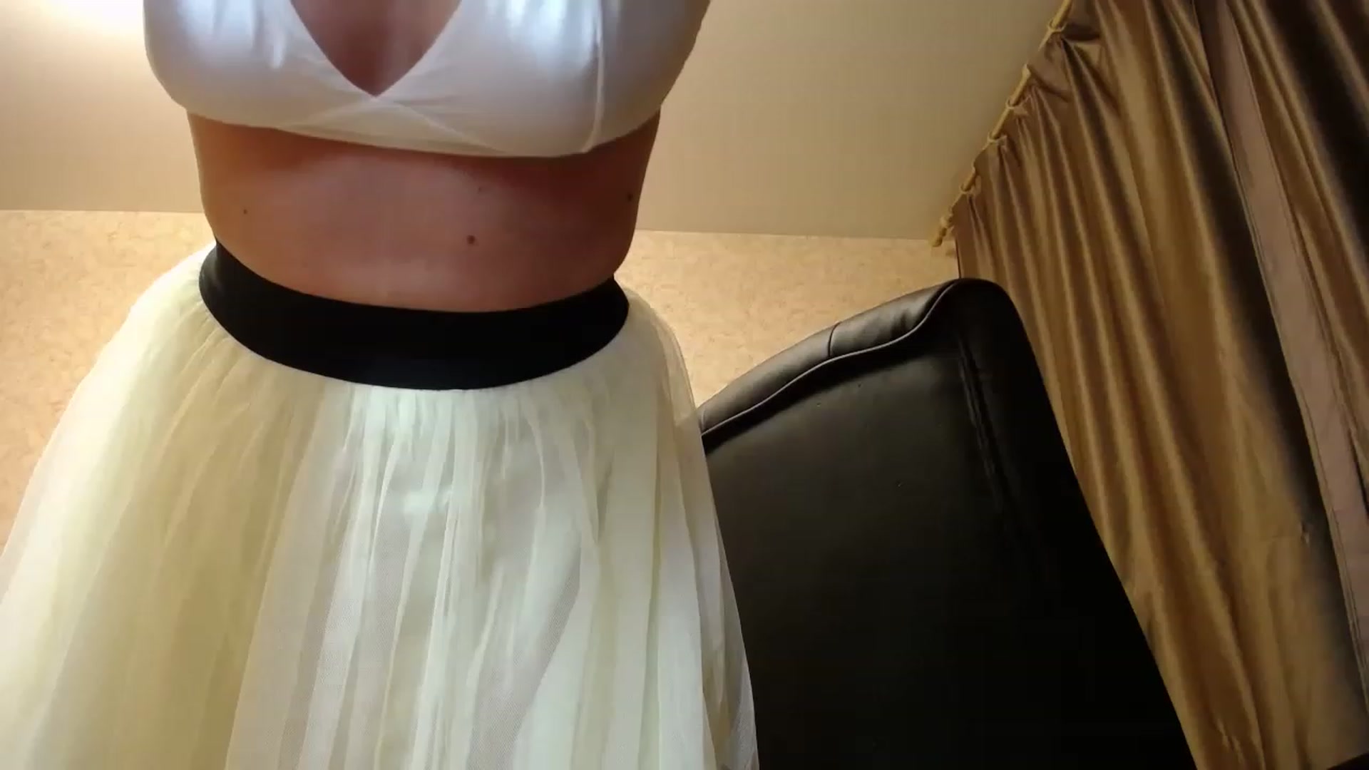 Gallery image thumbnail from Tarot__Reader's myfreecams stream on, 06/03/2023, 22:52 image 13 of 20