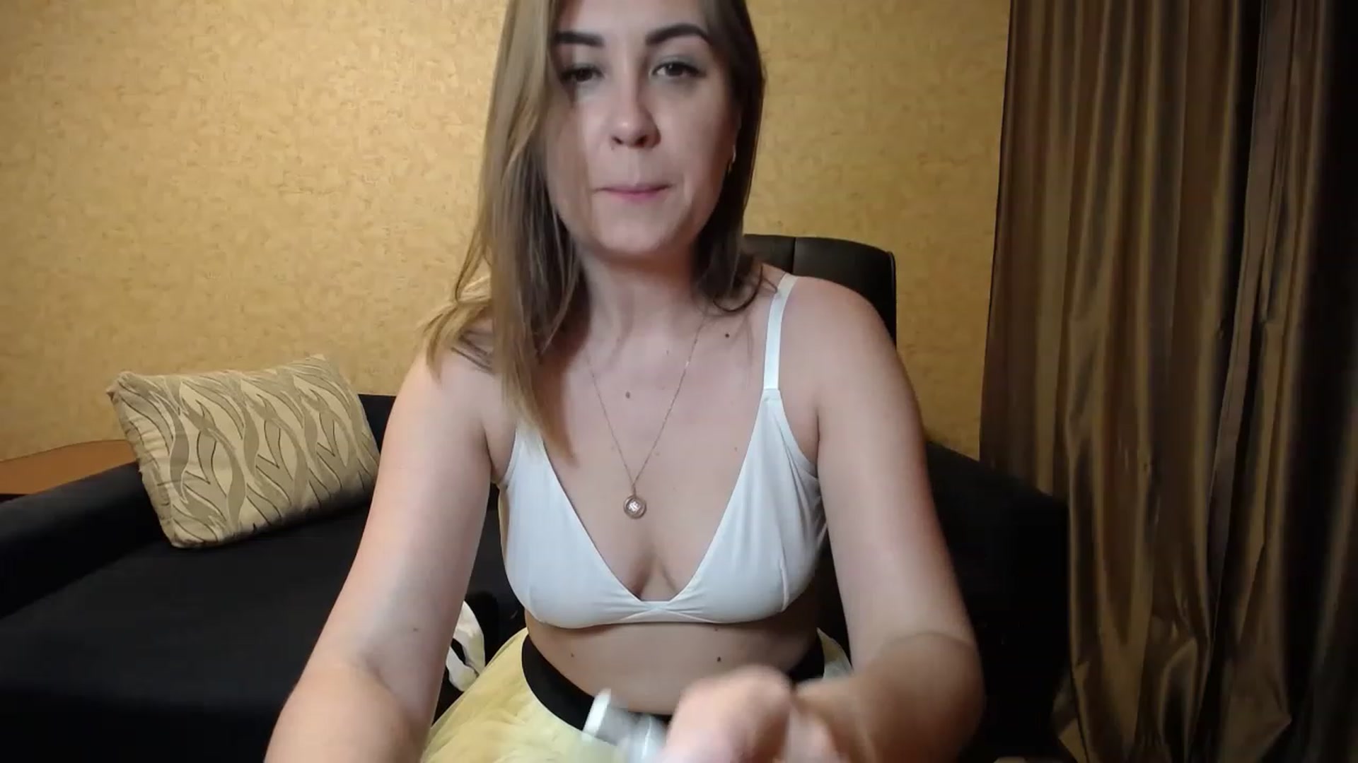 Gallery image thumbnail from Tarot__Reader's myfreecams stream on, 06/03/2023, 23:52 image 18 of 20