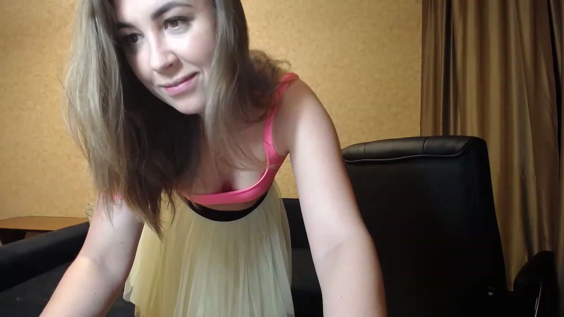 Gallery image thumbnail from Tarot__Reader's myfreecams stream on, 06/14/2023, 01:28 image 19 of 20