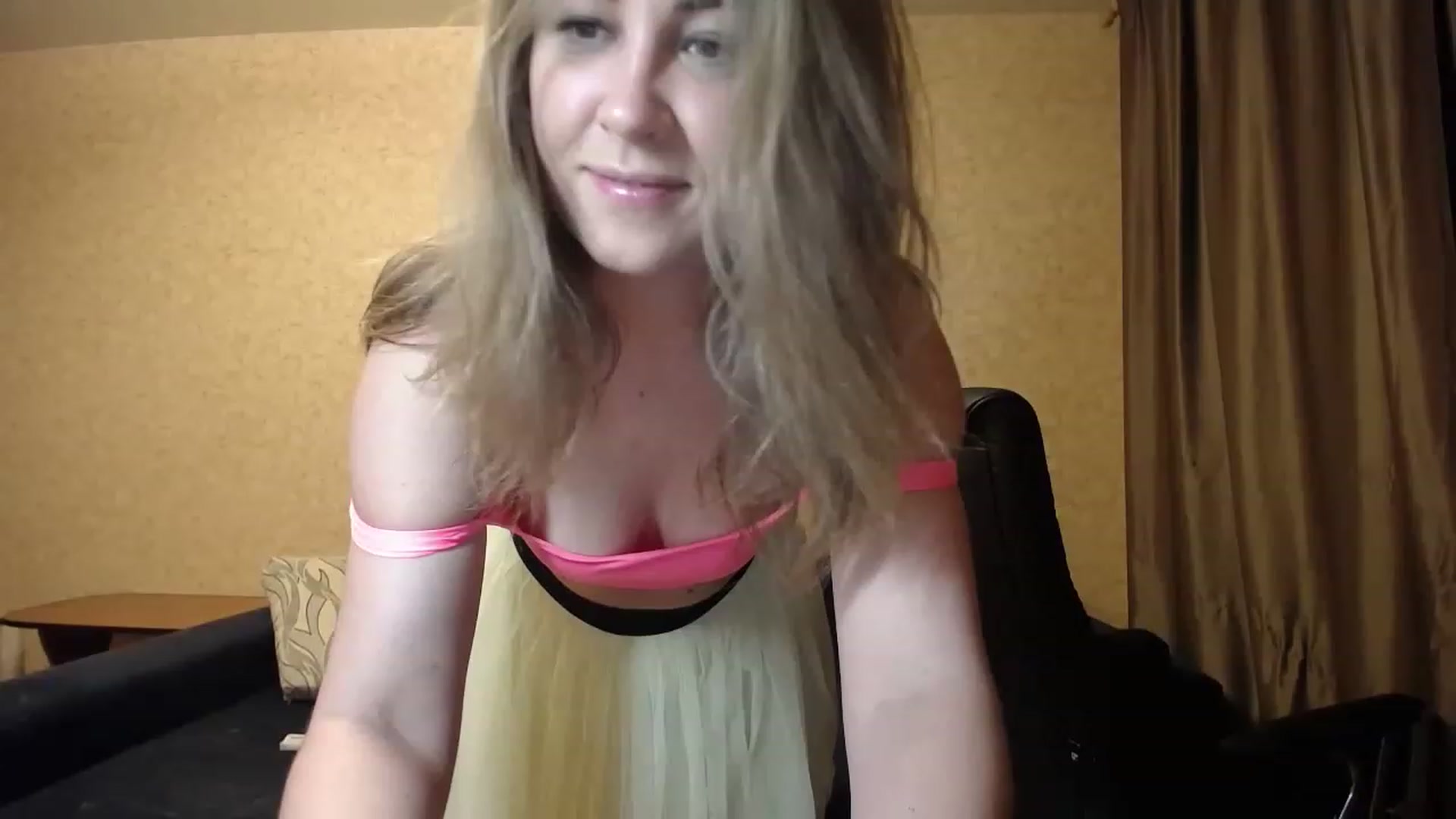 Gallery image thumbnail from Tarot__Reader's myfreecams stream on, 06/14/2023, 01:28 image 6 of 20