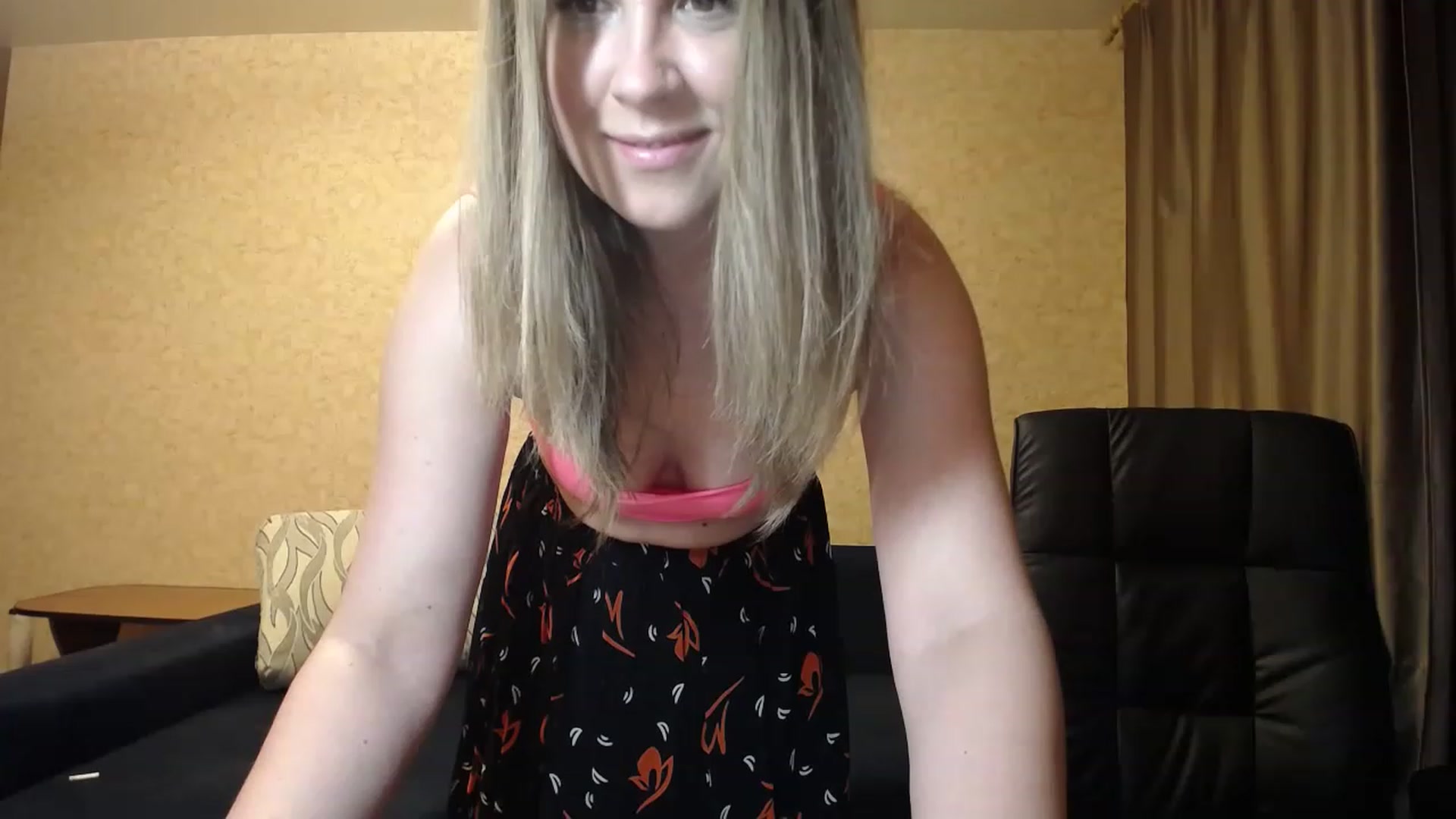 Gallery image thumbnail from Tarot__Reader's myfreecams stream on, 06/18/2023, 22:11 image 14 of 20