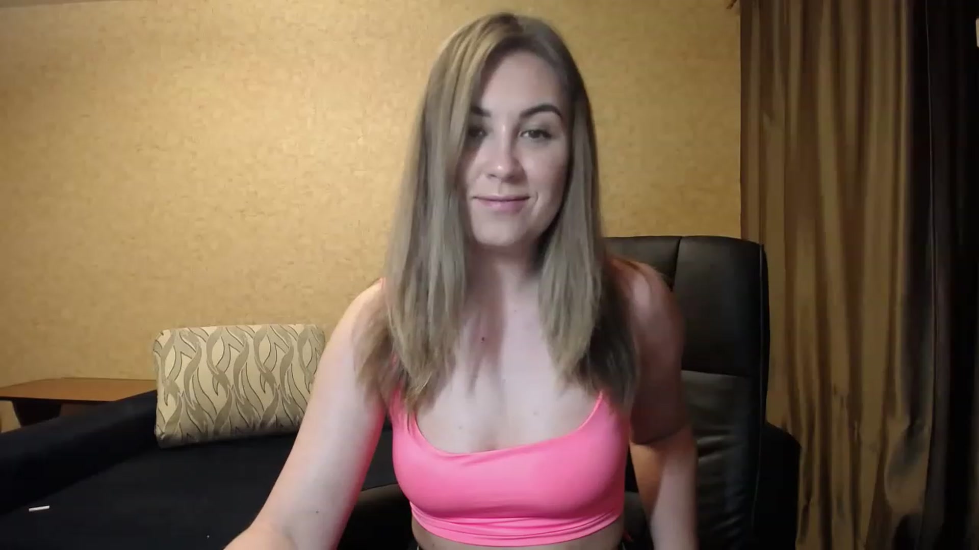 Gallery image thumbnail from Tarot__Reader's myfreecams stream on, 06/18/2023, 22:11 image 18 of 20