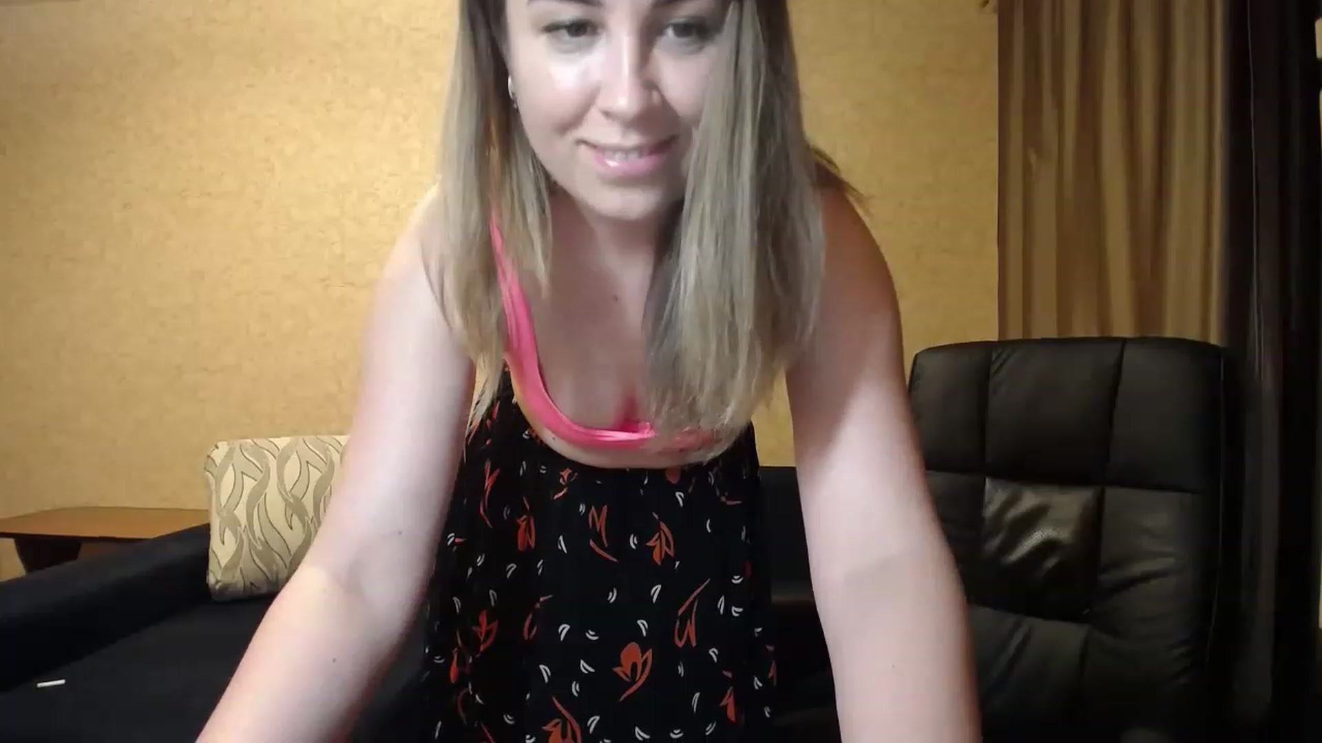 Gallery image thumbnail from Tarot__Reader's myfreecams stream on, 06/18/2023, 22:11 image 19 of 20