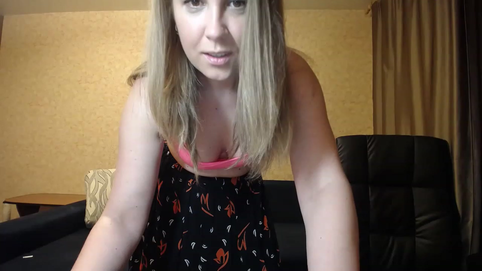 Gallery image thumbnail from Tarot__Reader's myfreecams stream on, 06/18/2023, 22:11 image 13 of 20