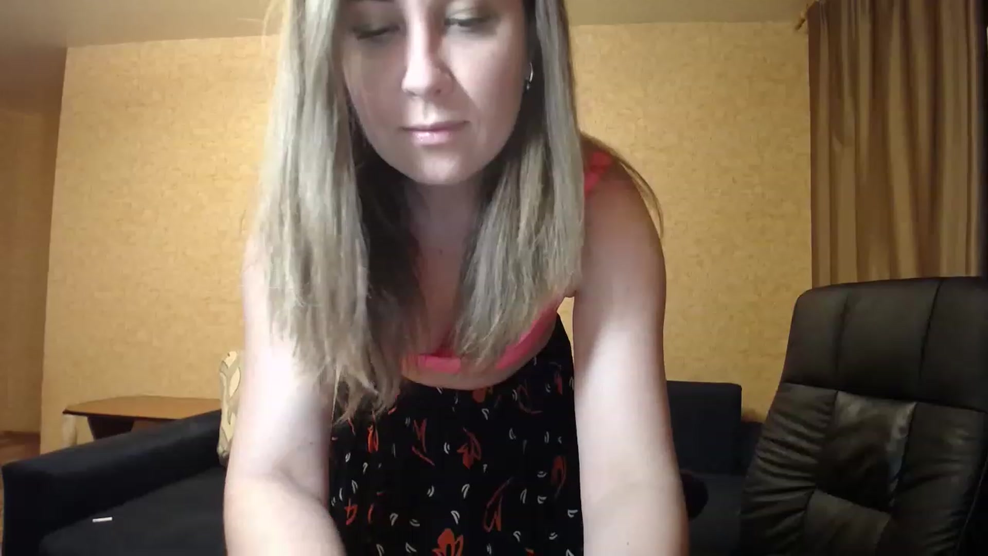 Gallery image thumbnail from Tarot__Reader's myfreecams stream on, 06/18/2023, 22:11 image 4 of 20