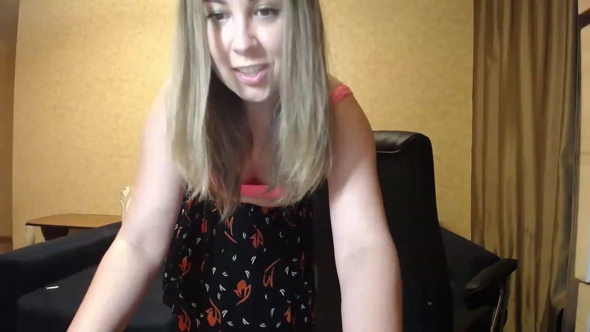 Gallery image thumbnail from Tarot__Reader's myfreecams stream on, 06/18/2023, 23:02 image 15 of 20