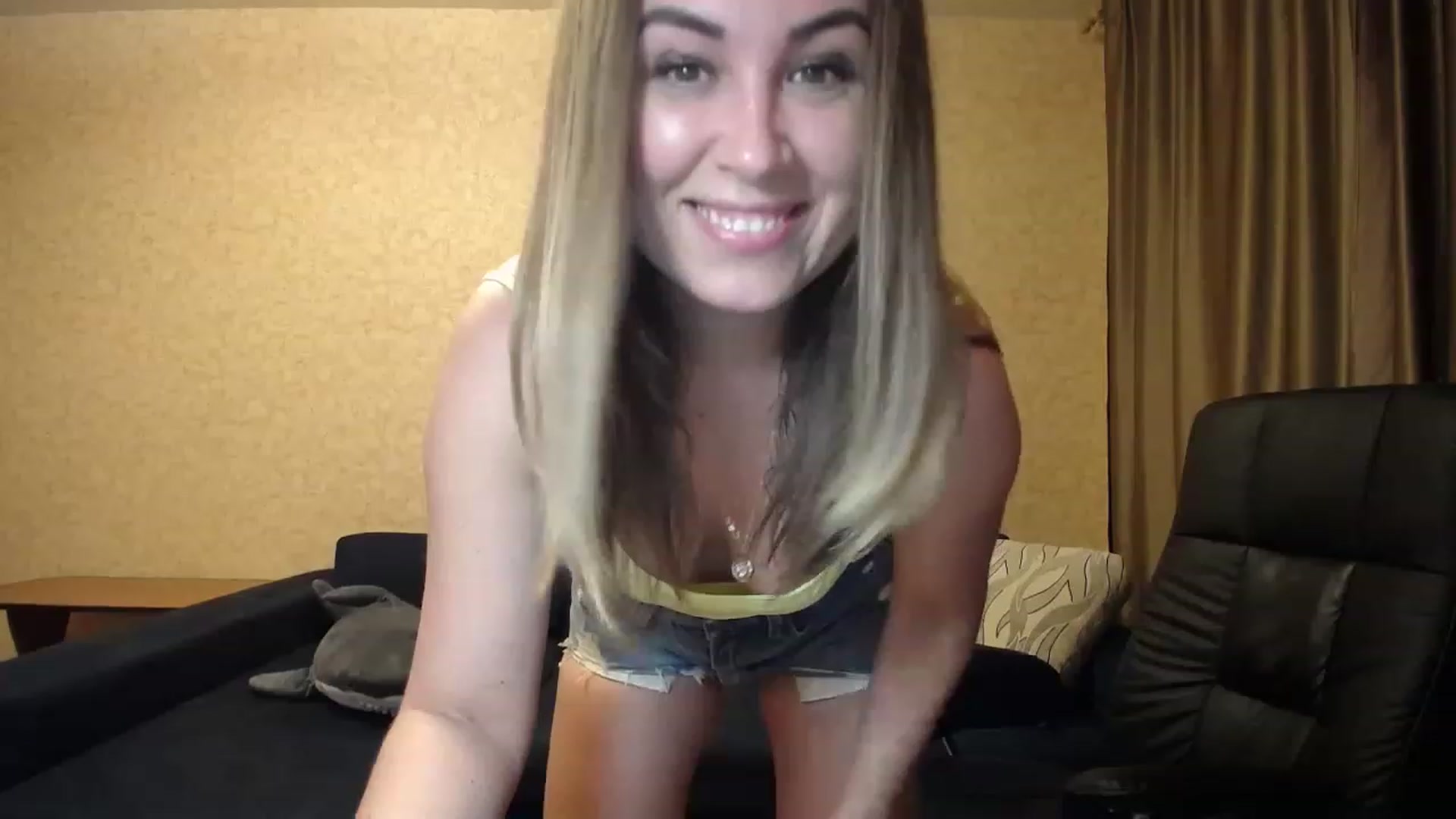 Gallery image thumbnail from Tarot__Reader's myfreecams stream on, 06/25/2023, 01:35 image 13 of 20