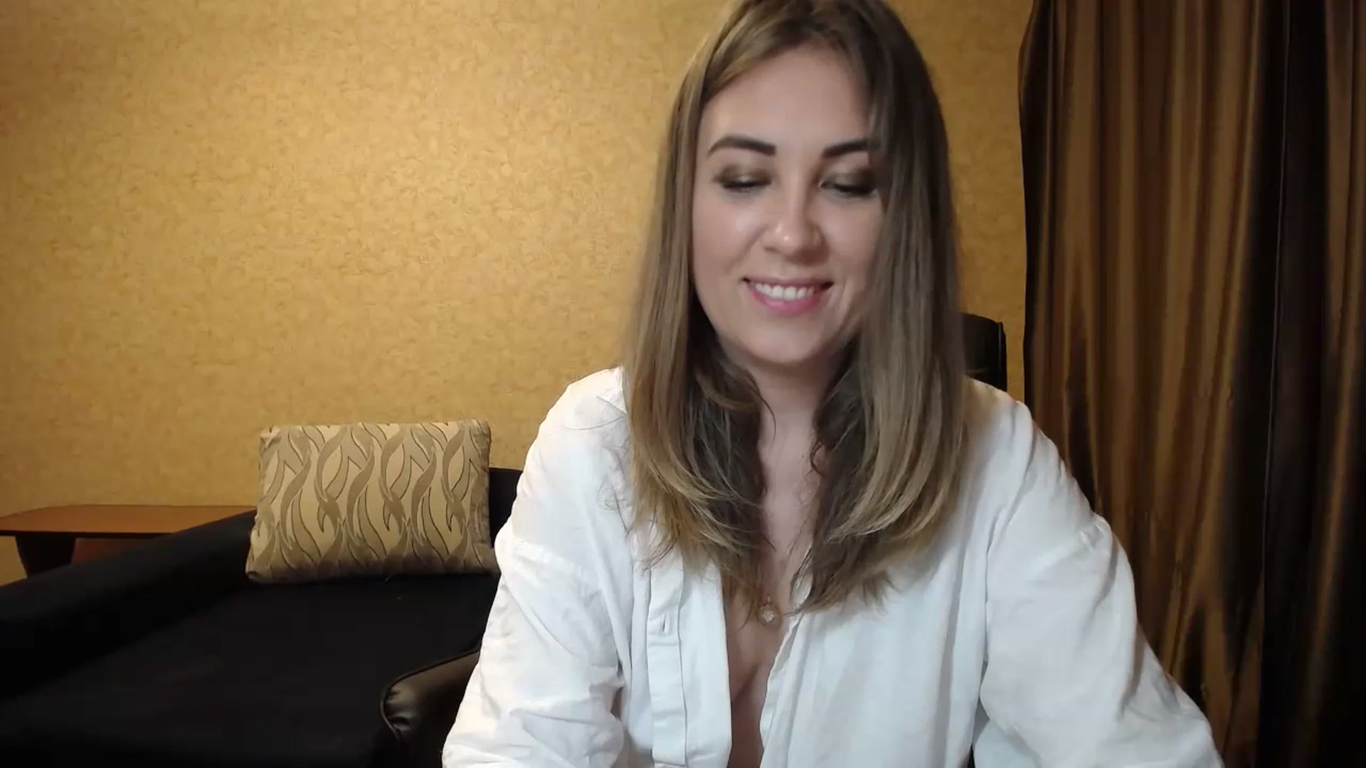 Gallery image thumbnail from Tarot__Reader's myfreecams stream on, 06/29/2023, 23:35 image 14 of 20