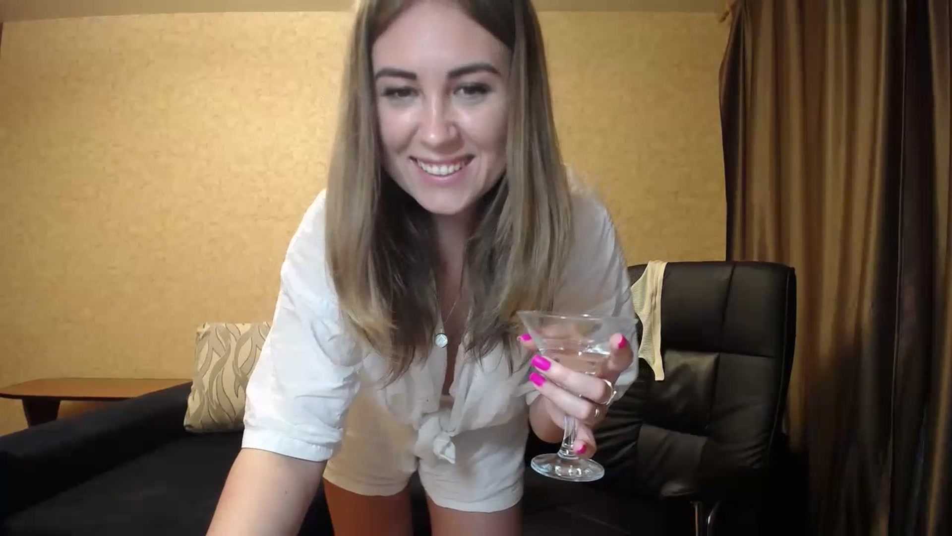 Gallery image thumbnail from Tarot__Reader's myfreecams stream on, 06/30/2023, 24:17 image 8 of 20